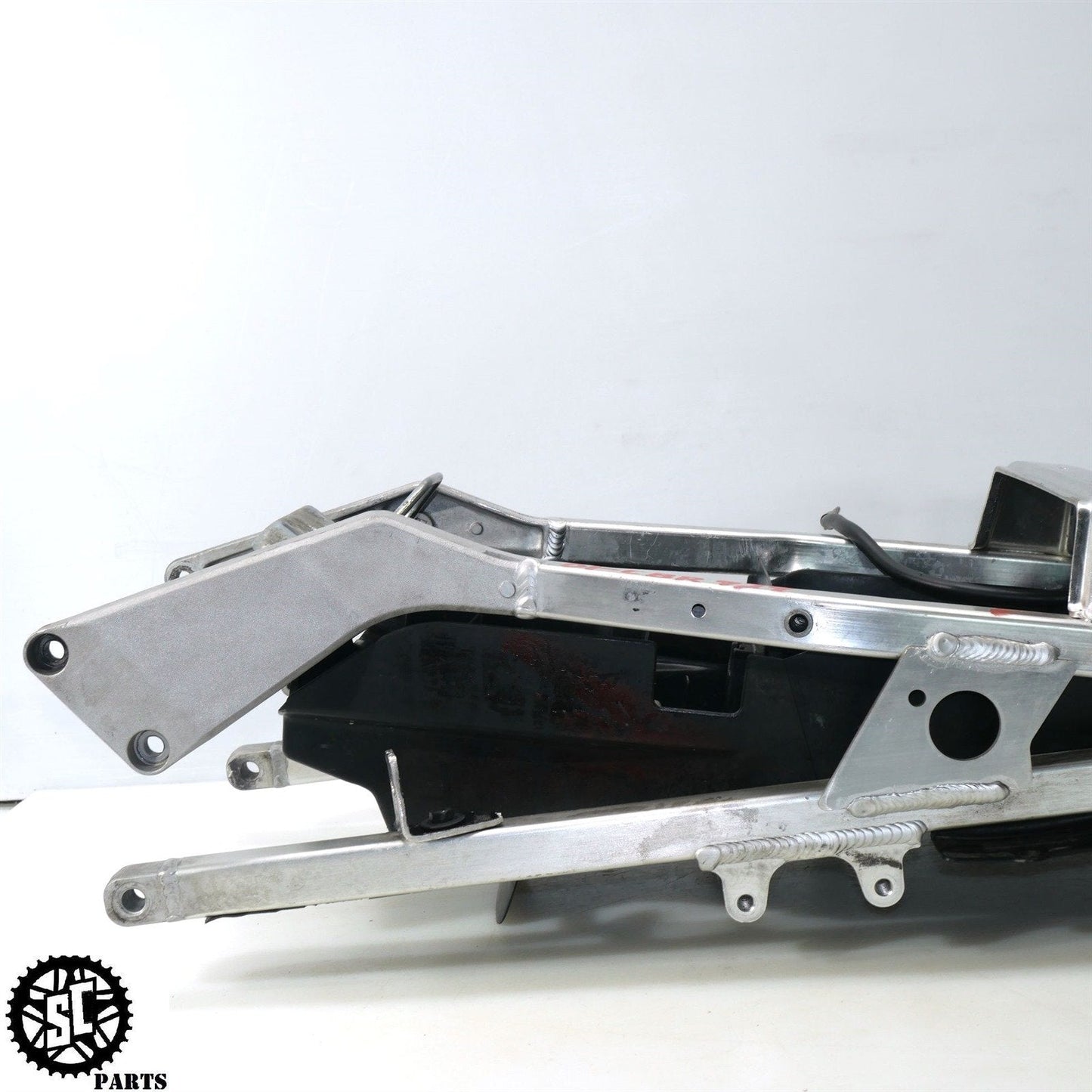 00 01 HONDA CBR929 RR REAR SUBFRAME BATTERY TRAY H34 - SALVAGECYCLEPARTS