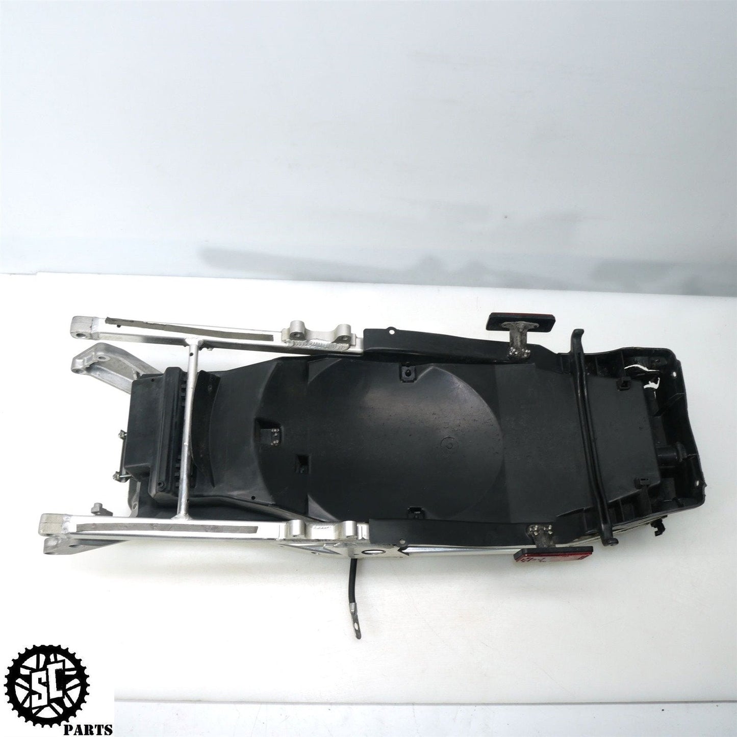 00 01 HONDA CBR929 RR REAR SUBFRAME BATTERY TRAY H34 - SALVAGECYCLEPARTS