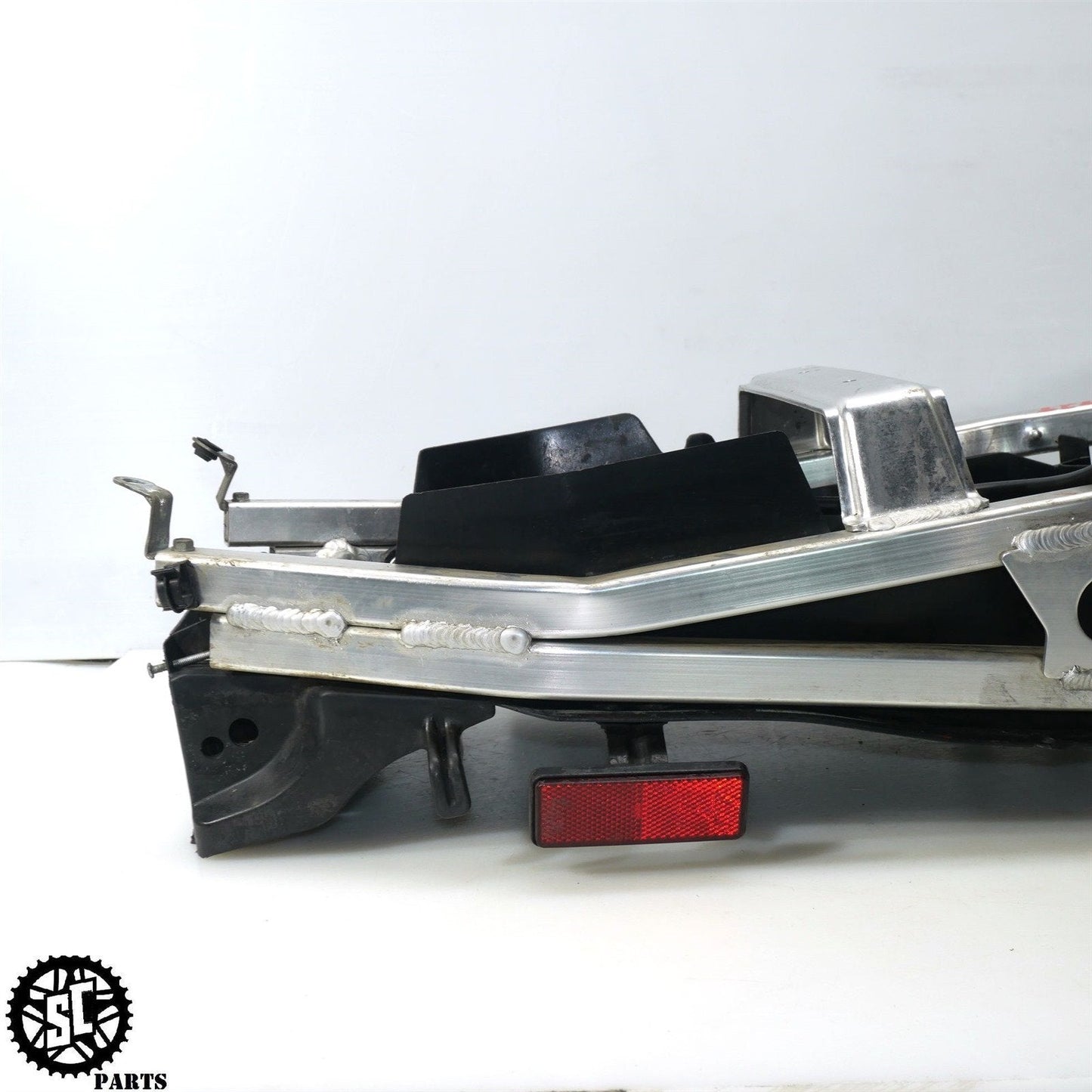 00 01 HONDA CBR929 RR REAR SUBFRAME BATTERY TRAY H34 - SALVAGECYCLEPARTS