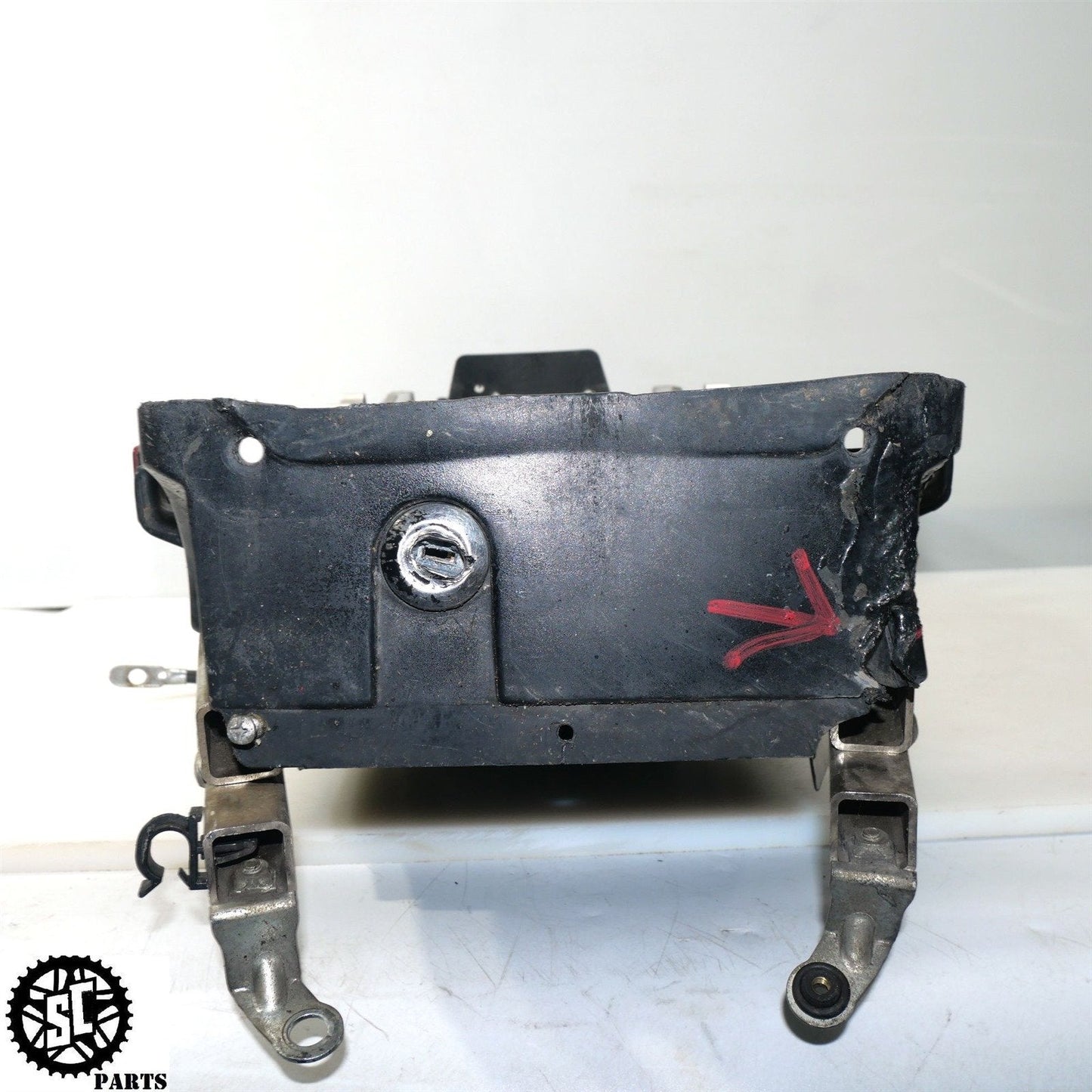 00 01 HONDA CBR929 RR REAR SUBFRAME BATTERY TRAY H34 - SALVAGECYCLEPARTS