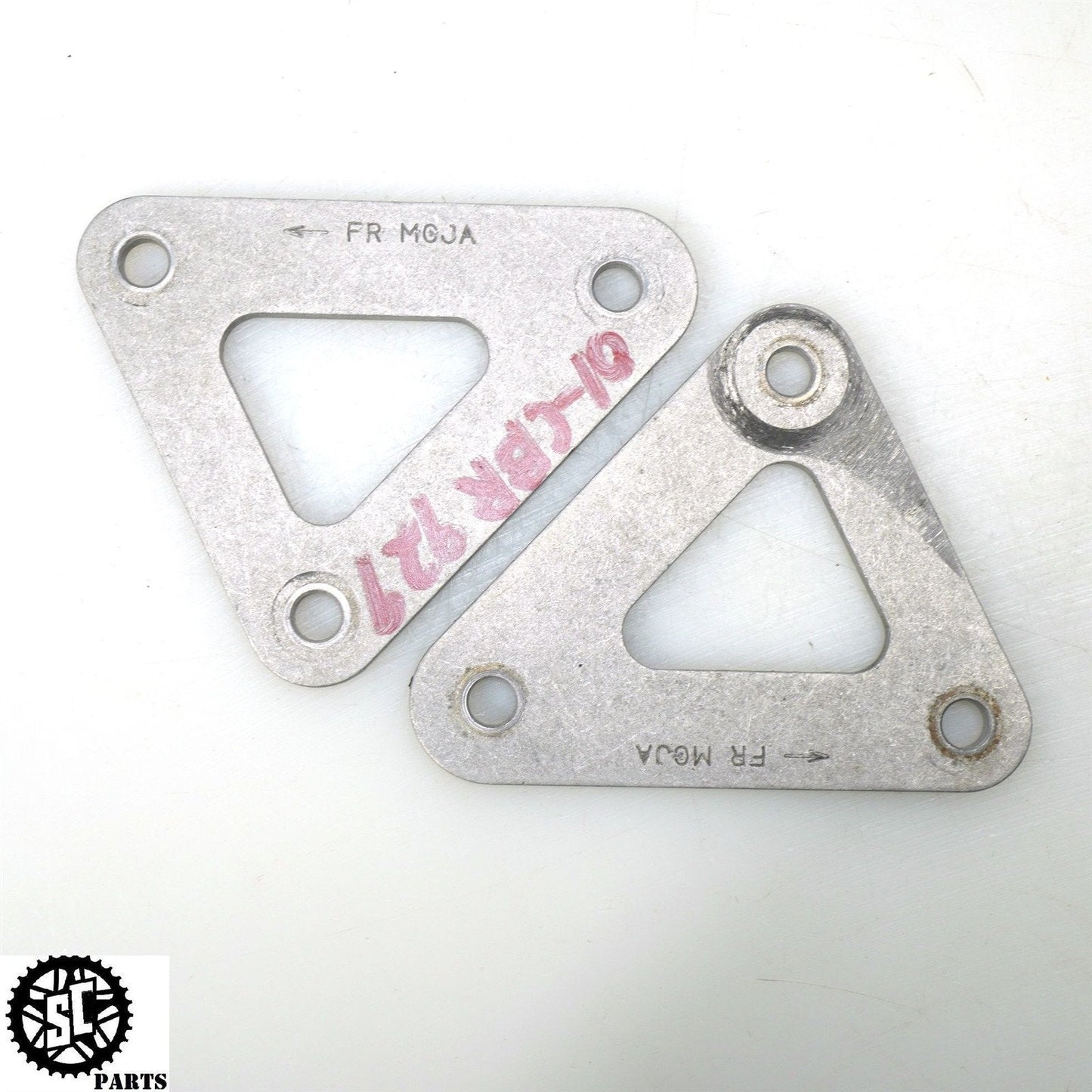 00 01 HONDA CBR929 RR SUSPENSION LINKAGE SHOCK DOGBONE H34 - SALVAGECYCLEPARTS