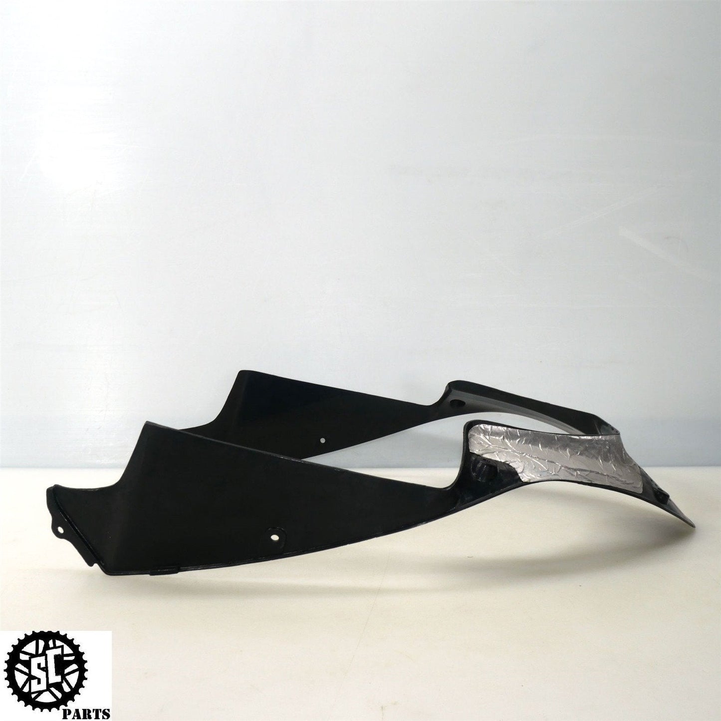 01 - 06 HONDA CBR 600 F4i FRONT LOWER V INNER FAIRING H08 - SALVAGECYCLEPARTS