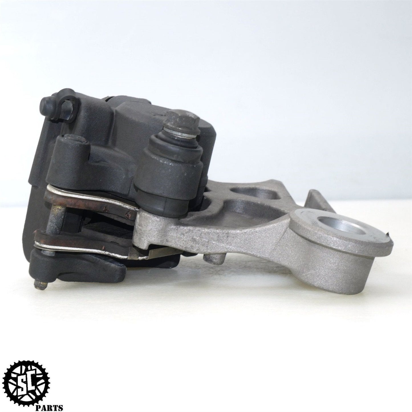 01 - 06 HONDA CBR 600 F4i REAR BRAKE CALIPER 43150 - MBW - 006 H08 - SALVAGECYCLEPARTS