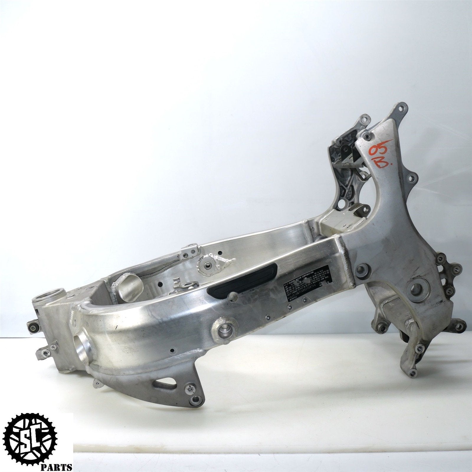 01-07 SUZUKI HAYABUSA MAIN FRAME CHASSIS *S* S65 – SALVAGECYCLEPARTS