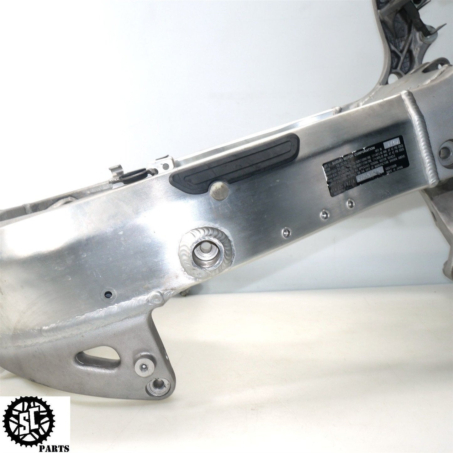 01 - 07 SUZUKI HAYABUSA FRAME CHASSIS *RB* S31 - SALVAGECYCLEPARTS
