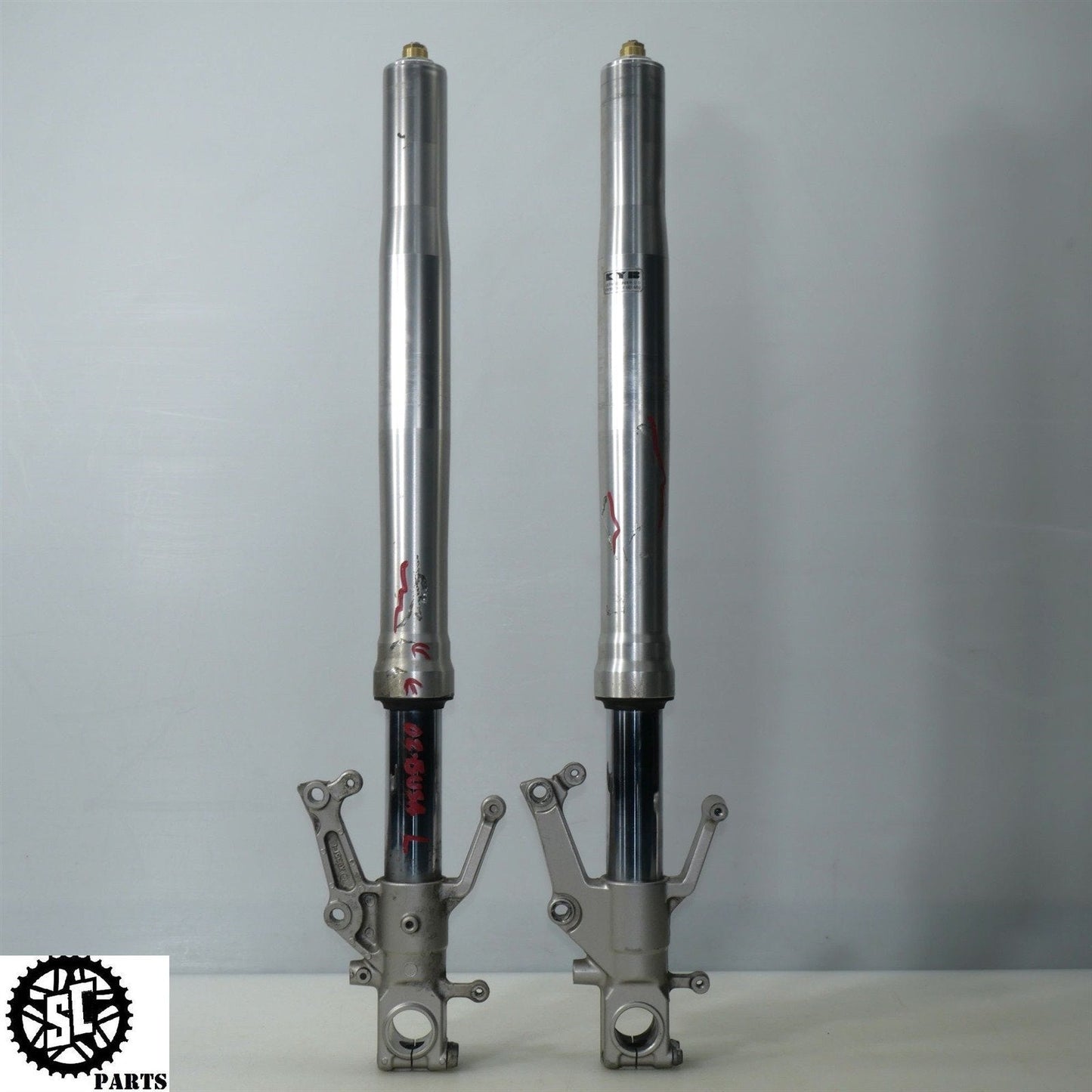 01 - 07 SUZUKI HAYABUSA FRONT LEFT RIGHT FORK TUBES STRAIGHT S31 - SALVAGECYCLEPARTS