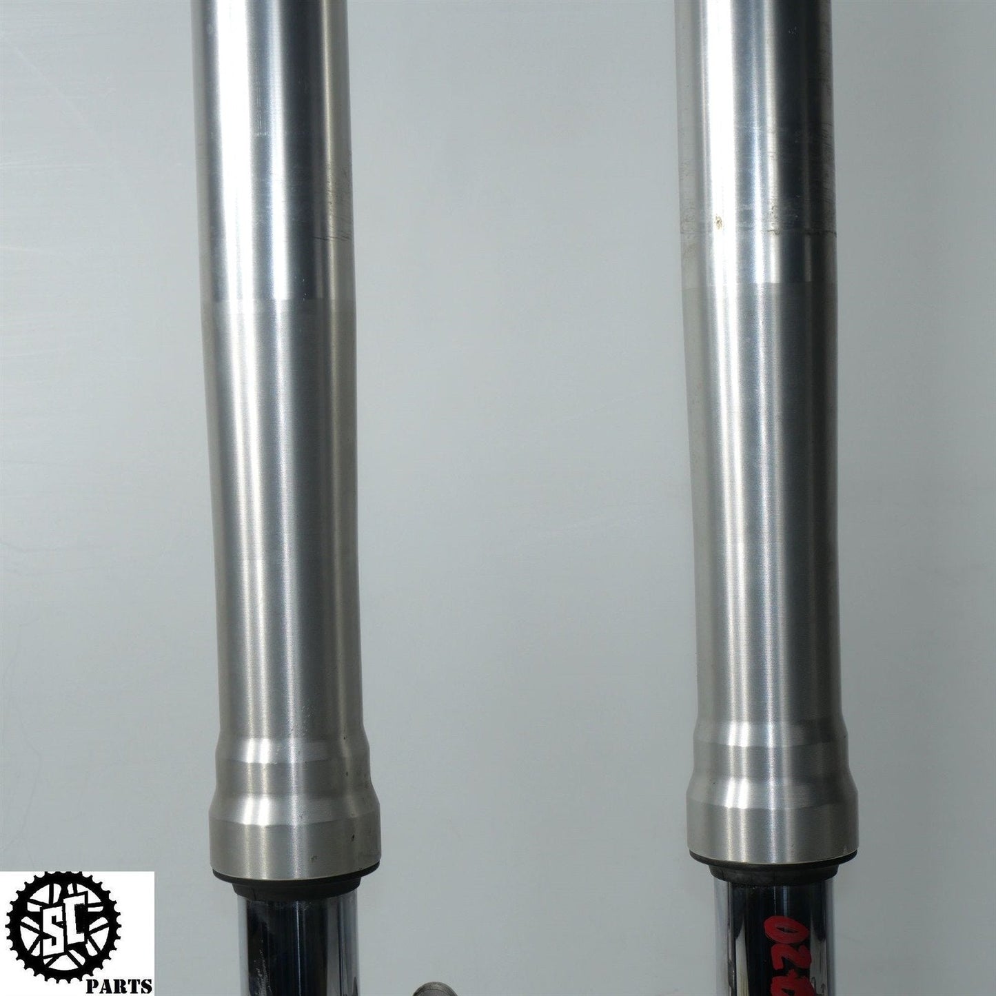 01 - 07 SUZUKI HAYABUSA FRONT LEFT RIGHT FORK TUBES STRAIGHT S31 - SALVAGECYCLEPARTS
