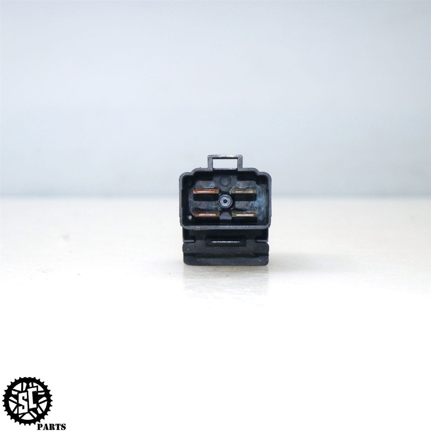 01 - 07 SUZUKI HAYABUSA HEADLIGHT ACA12 RELAY 38740 - 26E00 CA1A - 12V - A - 5 S31 - SALVAGECYCLEPARTS