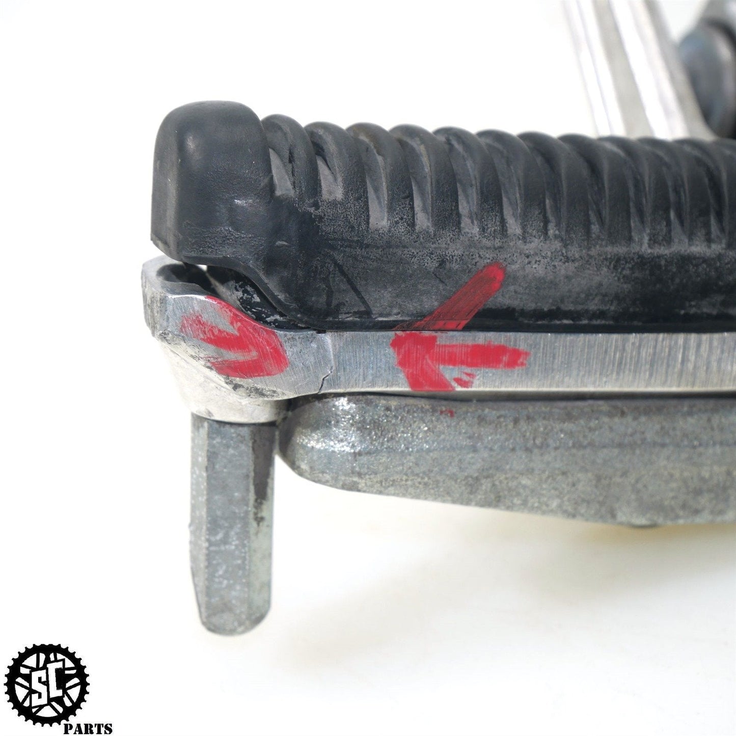 01 - 07 SUZUKI HAYABUSA LEFT REARSET FRONT FOOT PEG S42 - SALVAGECYCLEPARTS