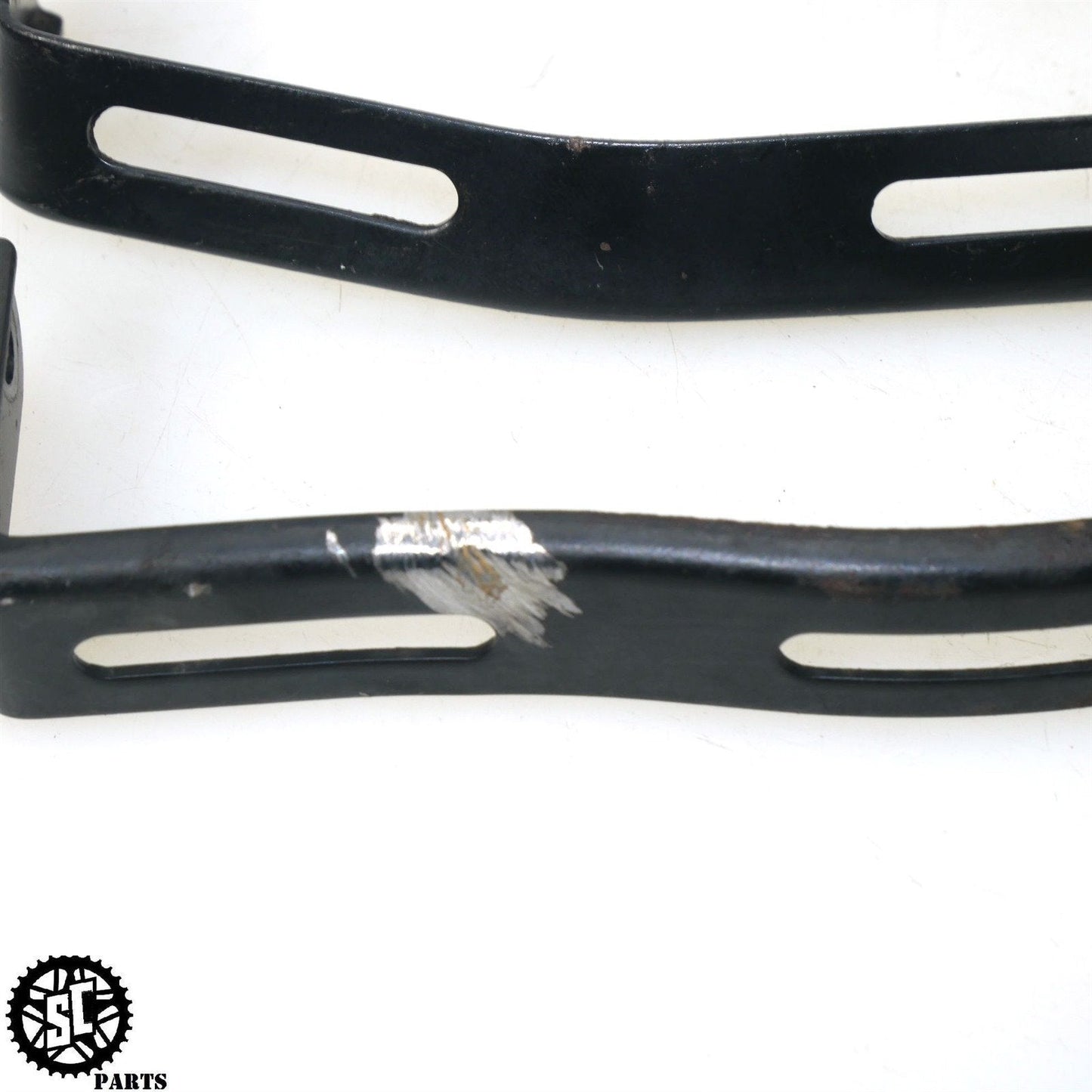 01 - 07 SUZUKI HAYABUSA RADIATOR OIL COOLER MOUNT BRACKET S31 - SALVAGECYCLEPARTS