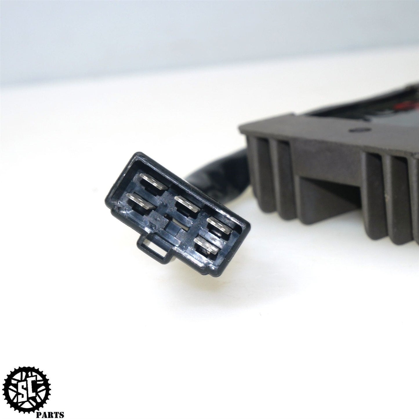 01 - 07 SUZUKI HAYABUSA RECTIFIER REGULATOR S31 - SALVAGECYCLEPARTS