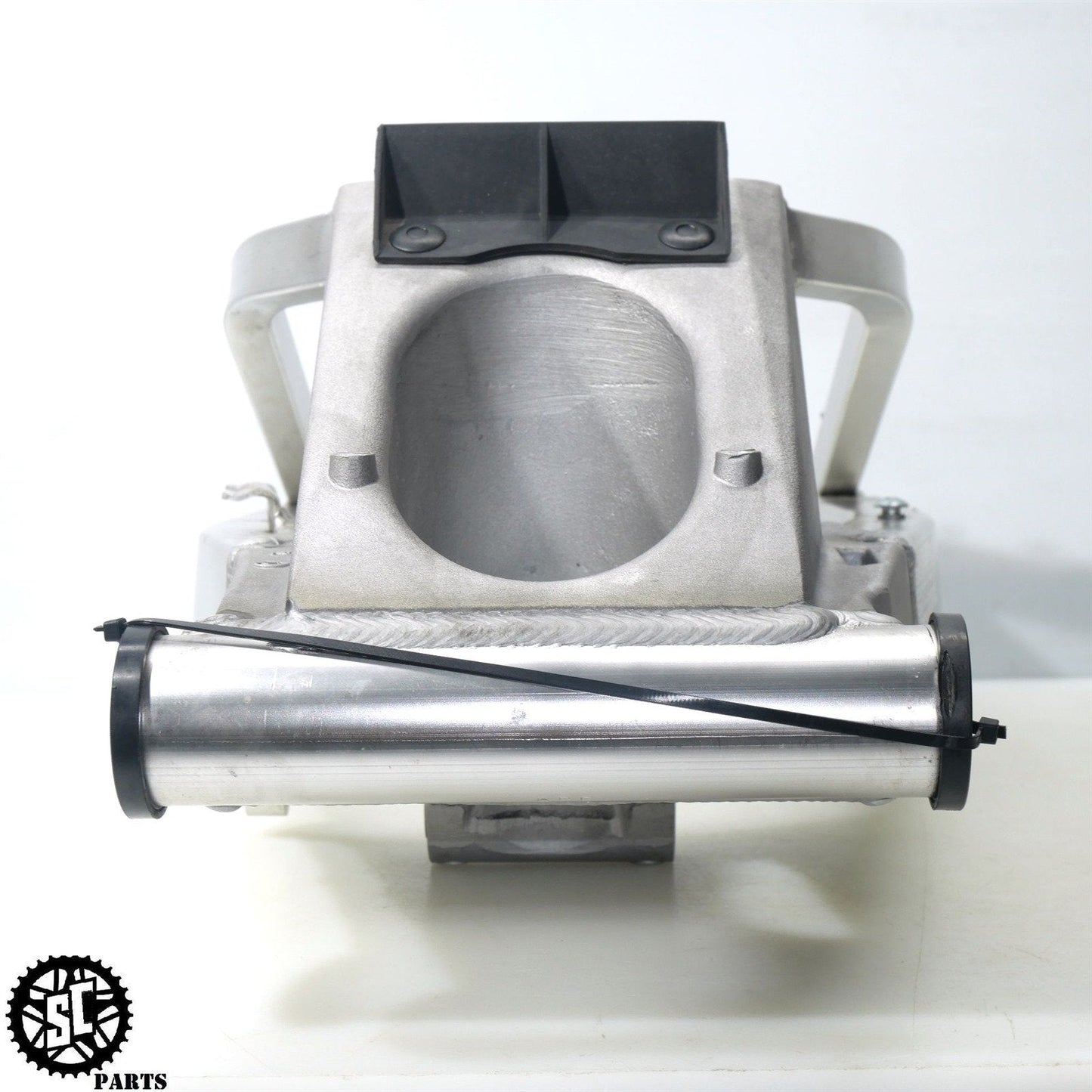 01 - 07 SUZUKI HAYABUSA SWINGARM S42 - SALVAGECYCLEPARTS