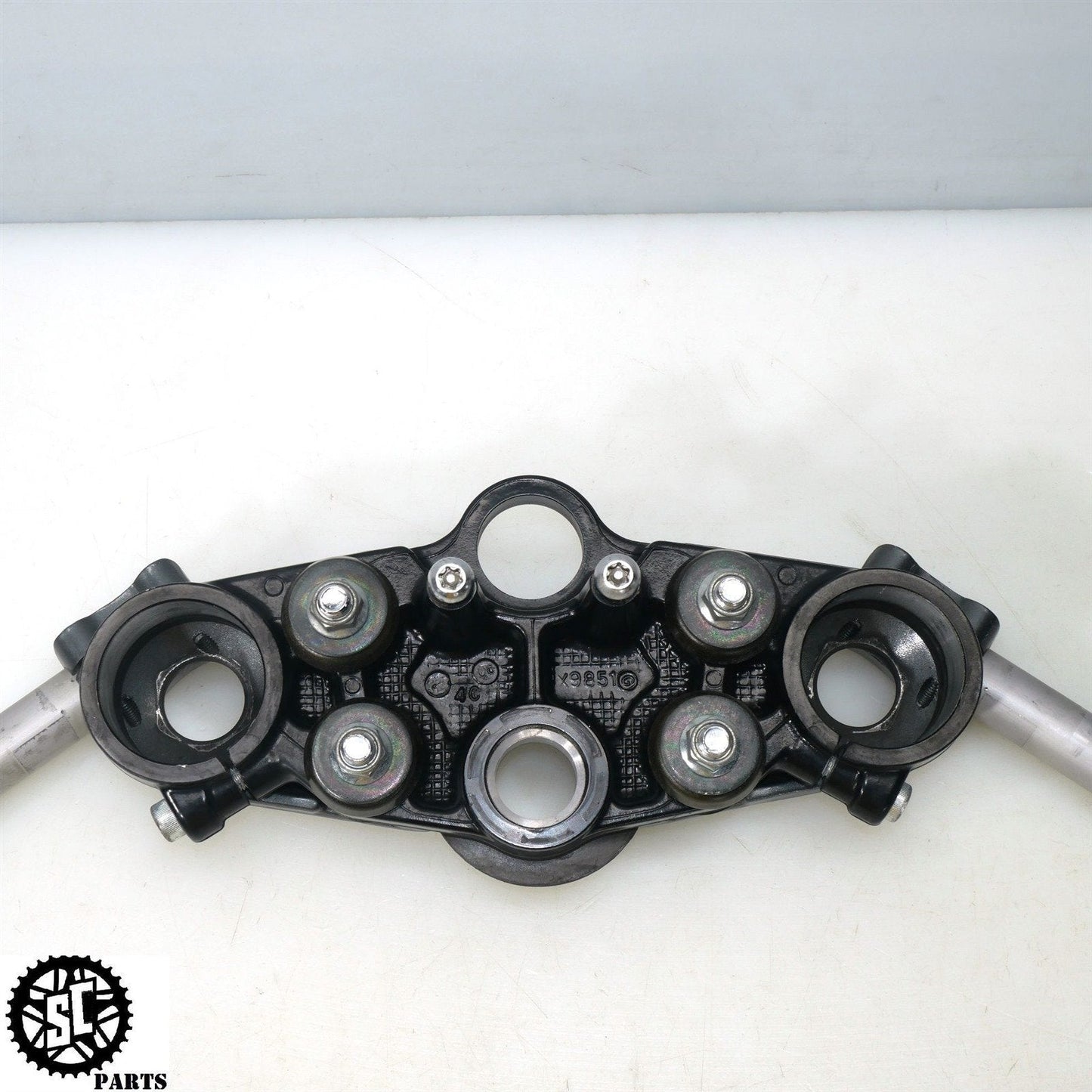 01 - 07 SUZUKI HAYABUSA UPPER TRIPLE TREE CLIP ON S42 - SALVAGECYCLEPARTS