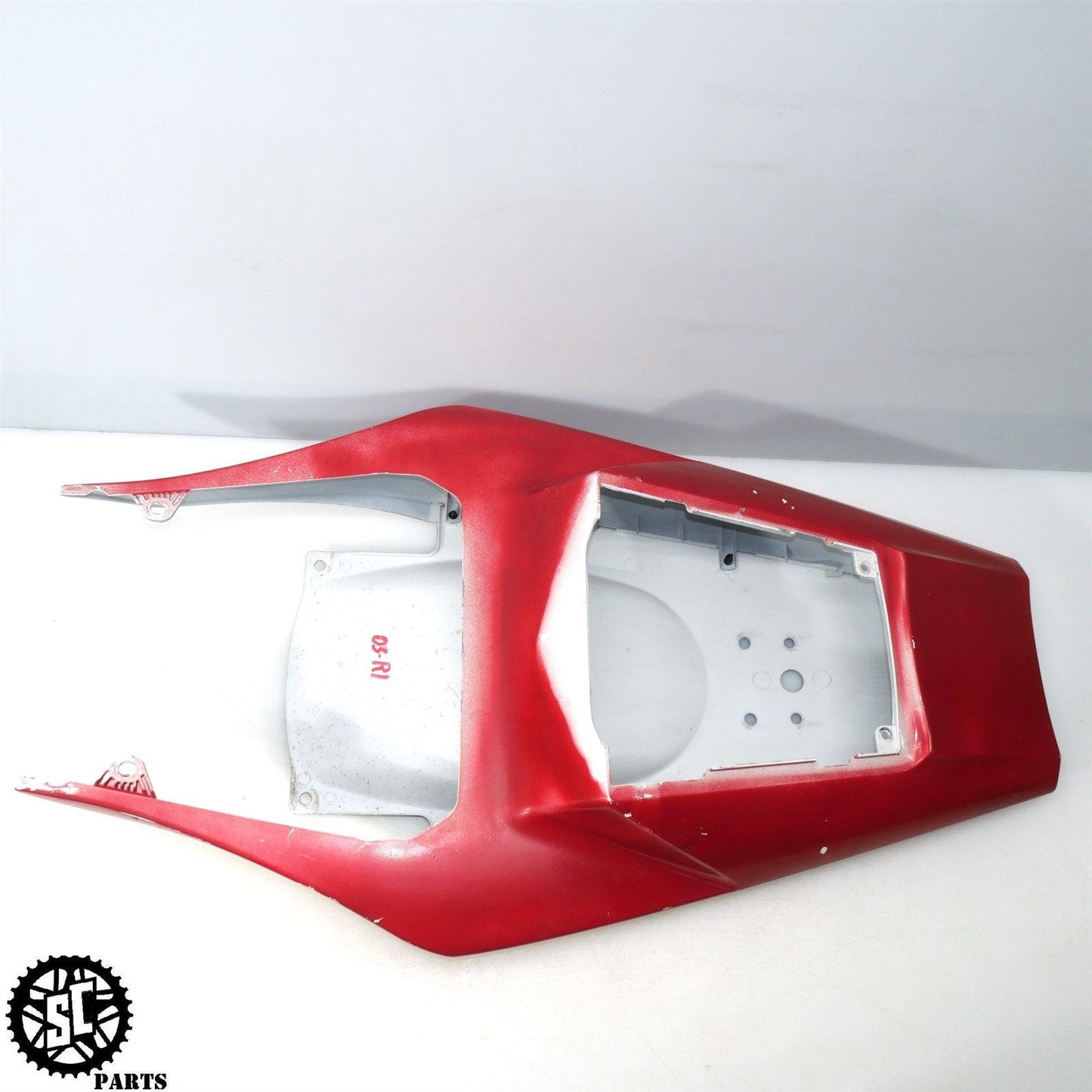 02 03 2003 YAMAHA YZF R1 REAR TAIL FAIRING UNDERTAIL PLASTIC Y40 - SALVAGECYCLEPARTS