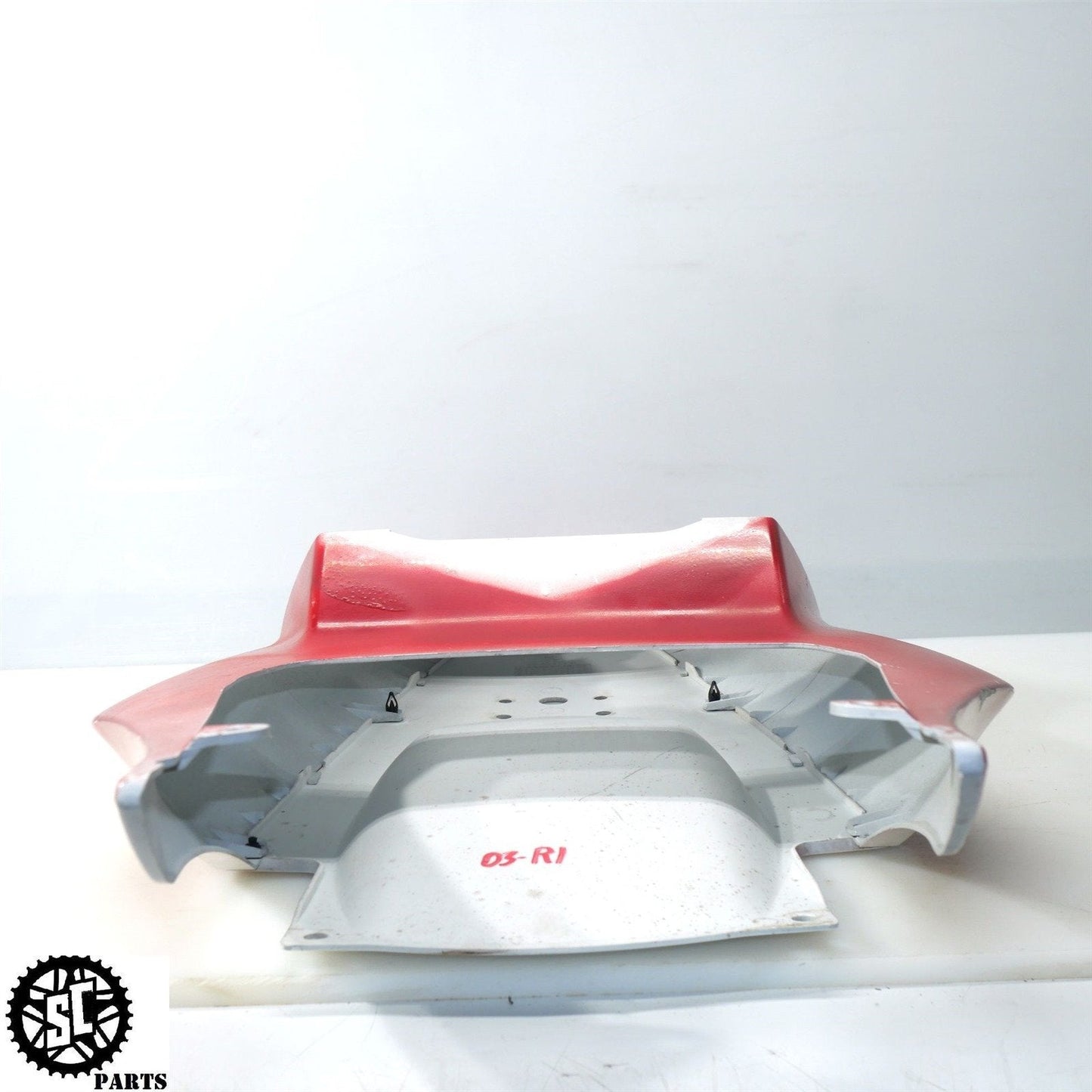 02 03 2003 YAMAHA YZF R1 REAR TAIL FAIRING UNDERTAIL PLASTIC Y40 - SALVAGECYCLEPARTS