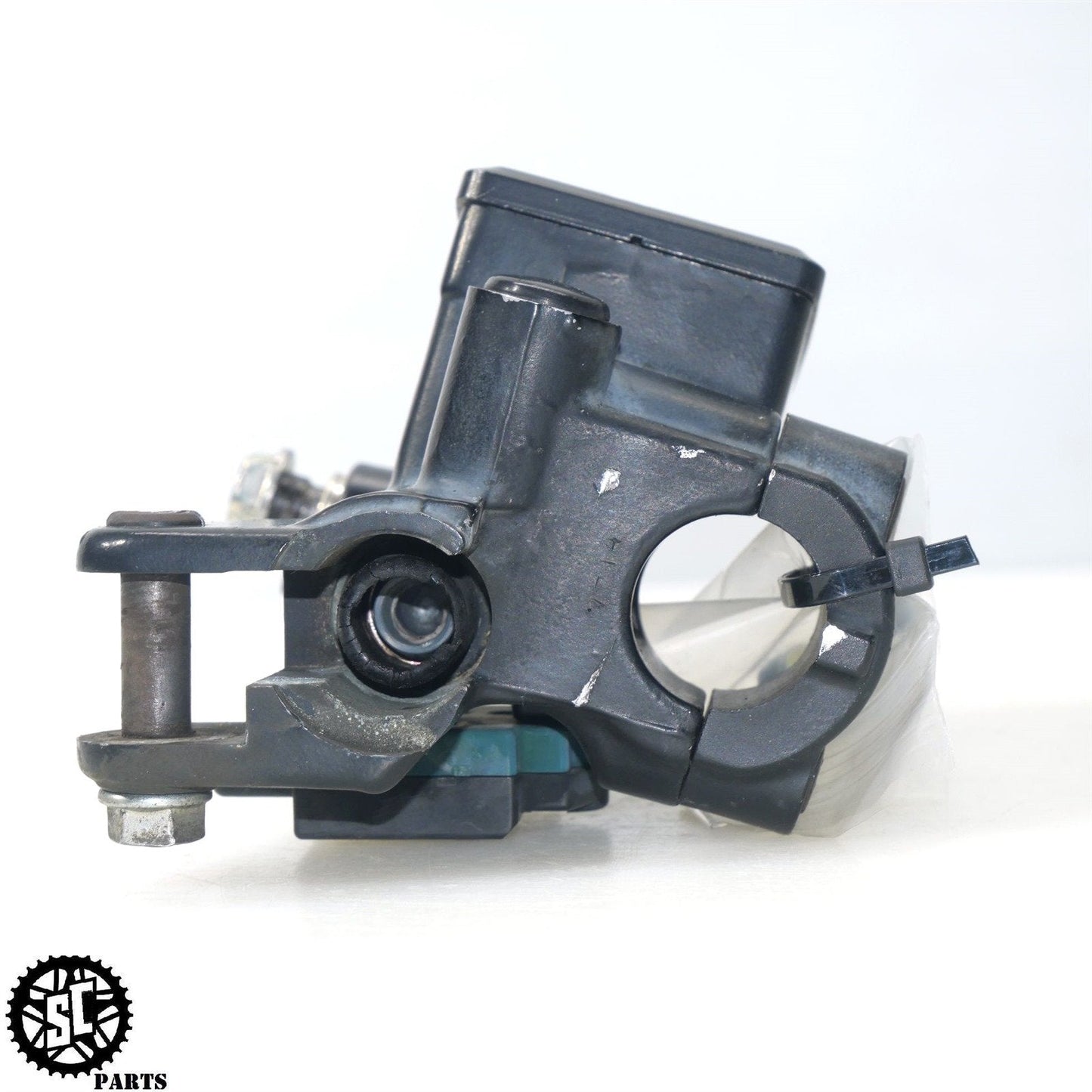 02 - 05 KAWASAKI ZZR1200 HYDRAULIC CLUTCH MASTER CYLINDER K59 - SALVAGECYCLEPARTS