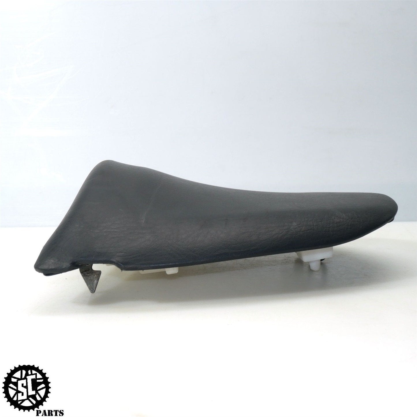 03 04 2003 KAWASAKI NINJA ZX6R 636 REAR PASSENGER SEAT K07 - SALVAGECYCLEPARTS