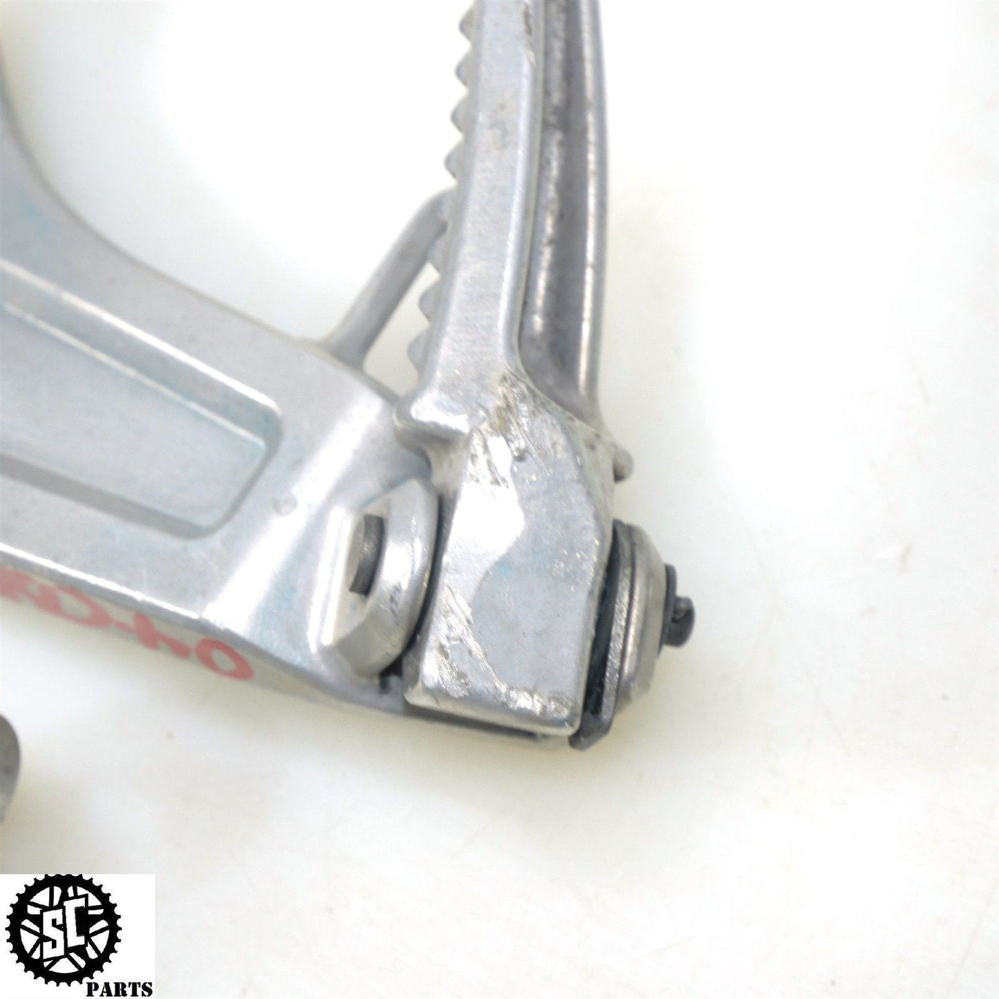 03 04 HONDA CBR600RR REAR PASSENGER FOOT PEG BRACKET H43 - SALVAGECYCLEPARTS