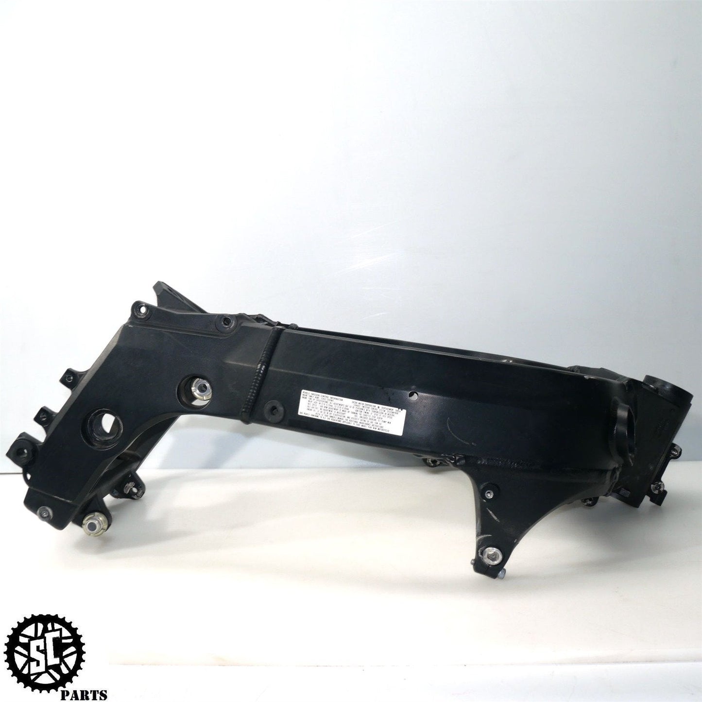 04 - 05 2005 SUZUKI GSXR600 MAIN FRAME CHASSIS *C* S61 - SALVAGECYCLEPARTS