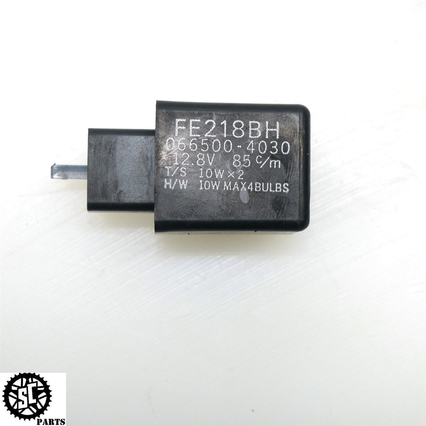 04 - 05 KAWASAKI NINJA ZX10R BLINKER TURN SIGNAL FLASHER RELAY SWITCH K68 - SALVAGECYCLEPARTS