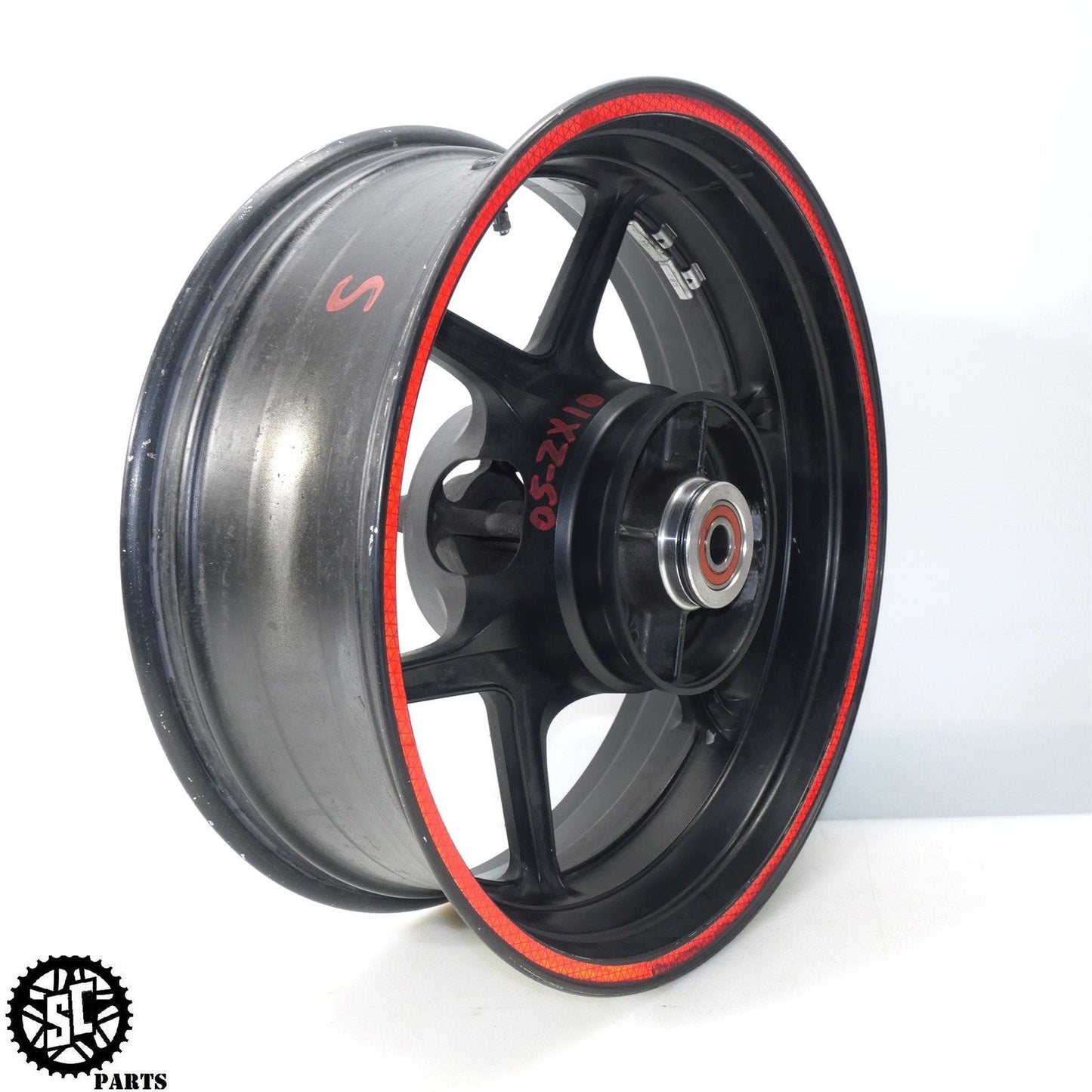 04 05 KAWASAKI NINJA ZX10R REAR WHEEL BACK RIM STRAIGHT K11 - SALVAGECYCLEPARTS