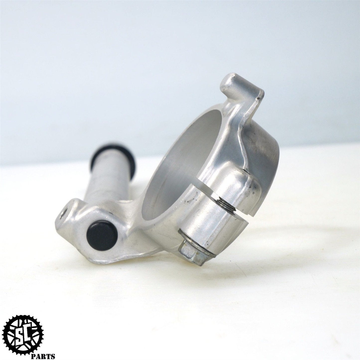 04 05 SUZUKI GSXR 600 RIGHT CLIP ON S33 - SALVAGECYCLEPARTS