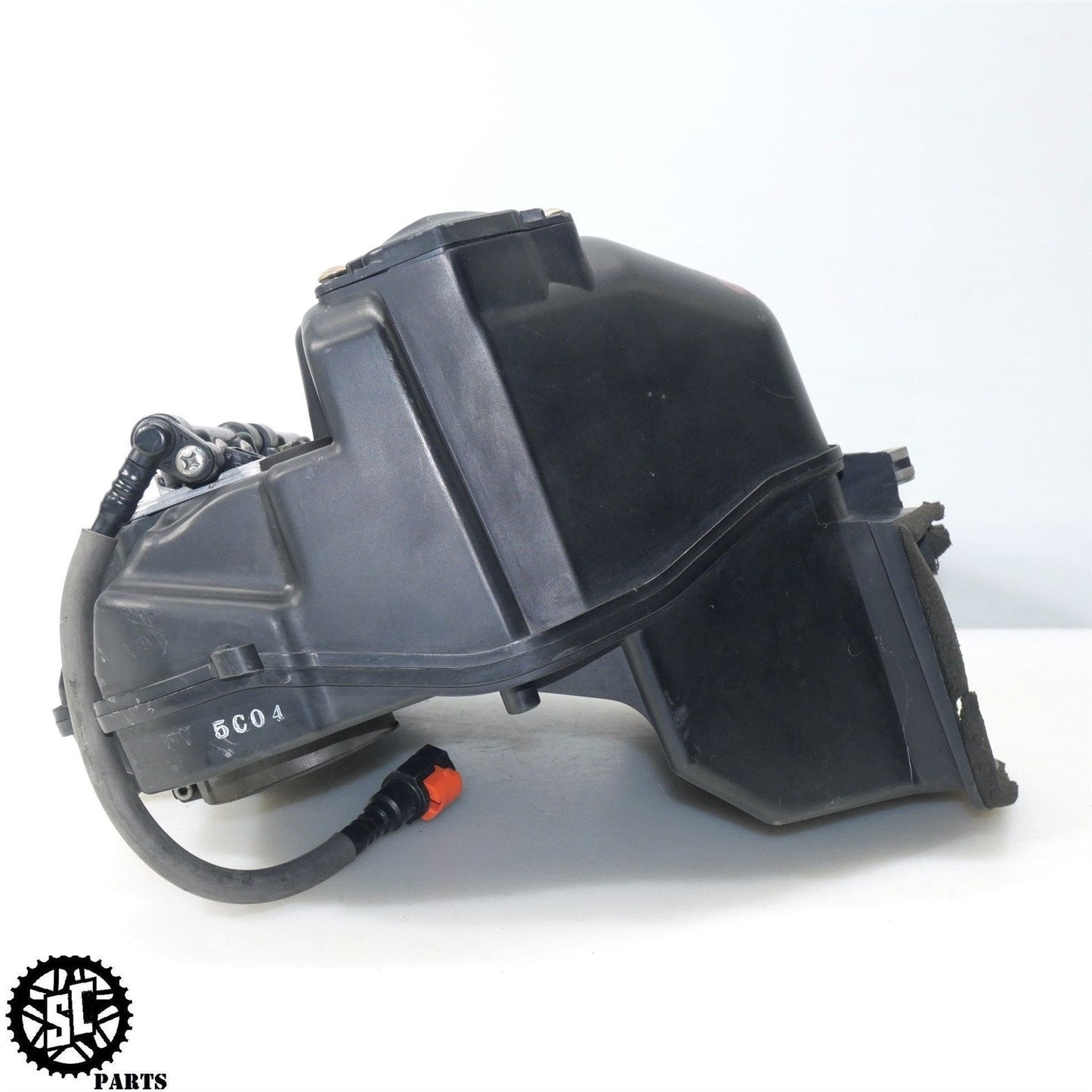 05 06 2005 KAWASAKI NINJA ZX6R 636 AIR BOX FILTER HOUSING K24 - SALVAGECYCLEPARTS