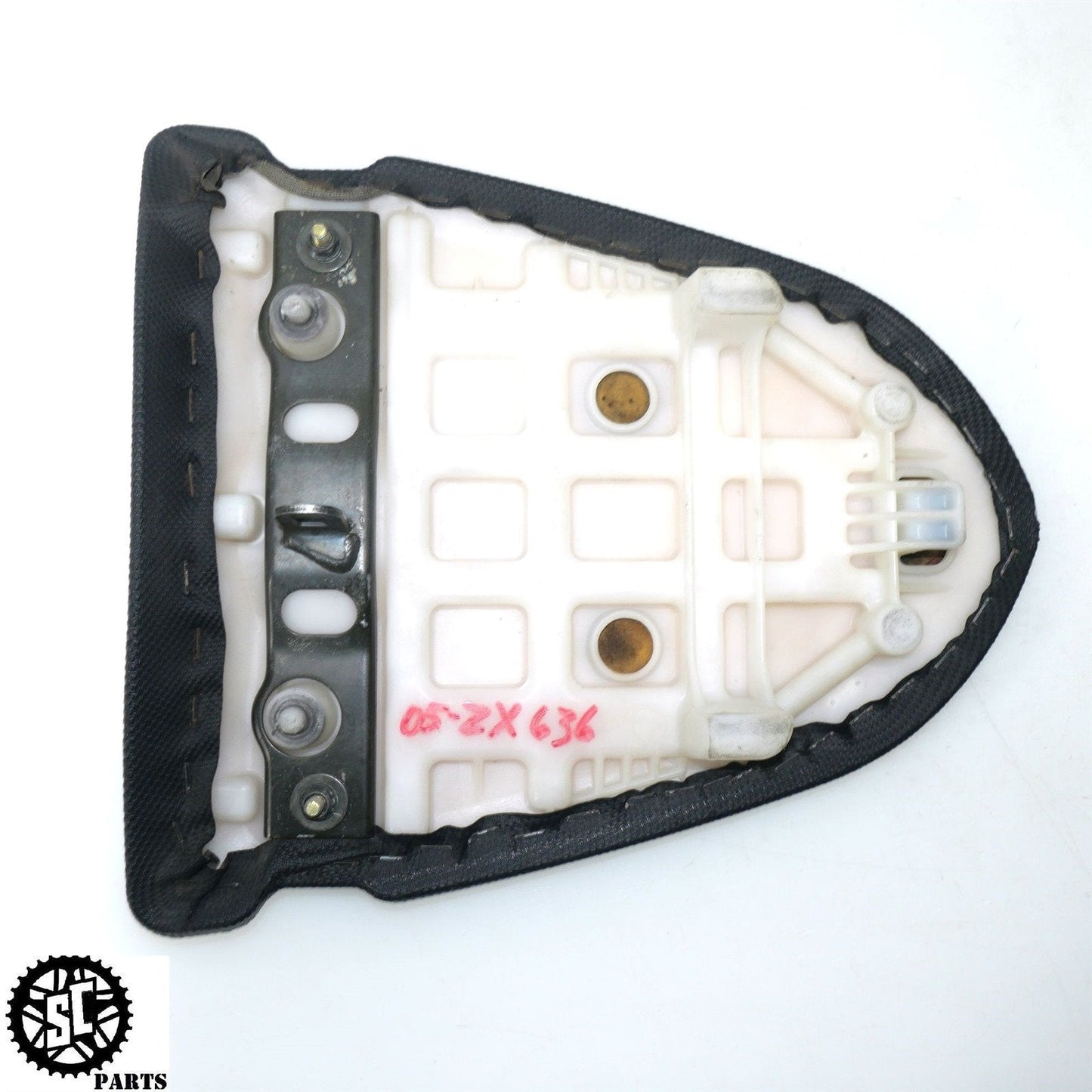 05 06 2005 KAWASAKI NINJA ZX6R 636 PASSENGER SEAT K24 - SALVAGECYCLEPARTS