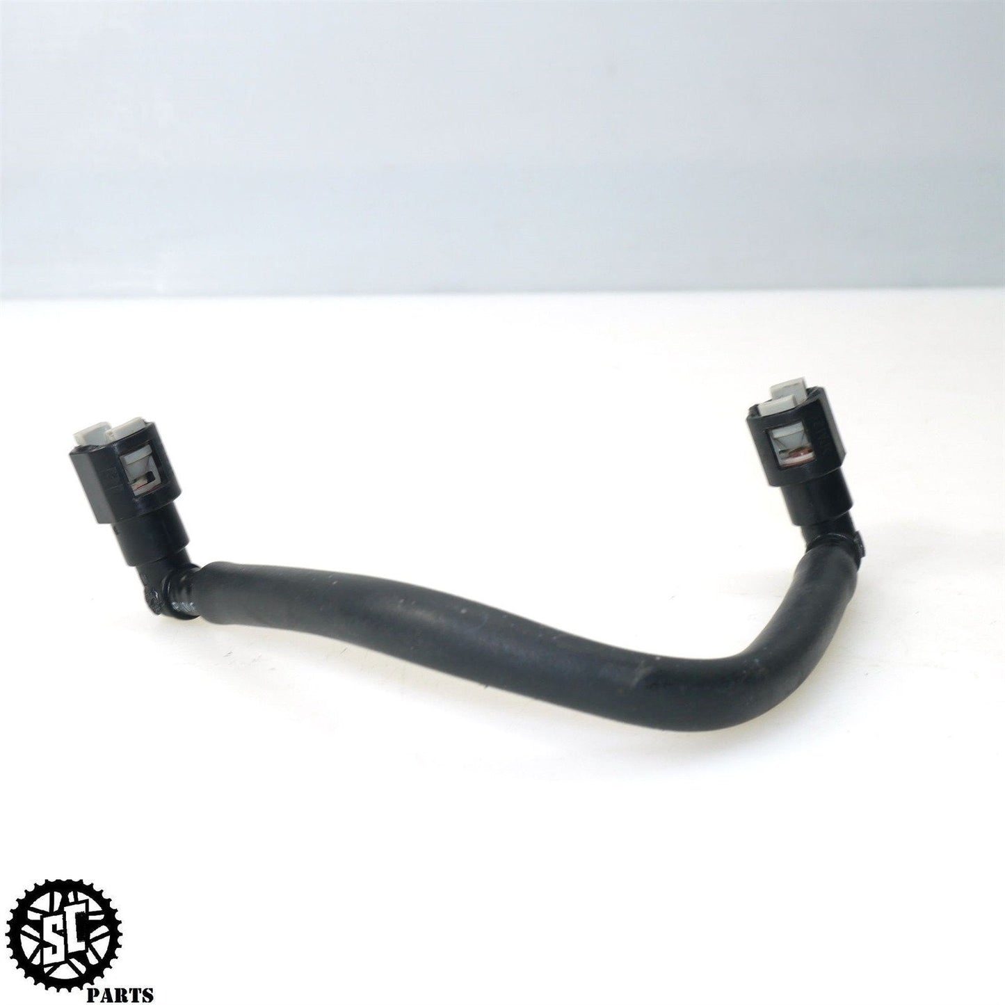 05 06 2005 SUZUKI GSXR1000 FUEL HOSE GAS LINE CLIP S66 - SALVAGECYCLEPARTS