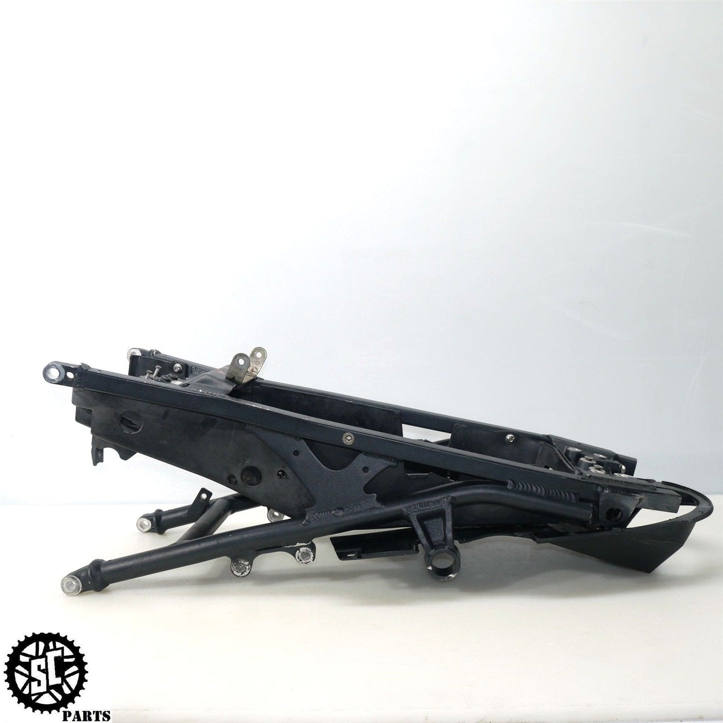 05 - 07 TRIUMPH SPEED TRIPLE 1050 REAR SUB FRAME TAIL BATTERY TRAY T2074400 T33 - SALVAGECYCLEPARTS