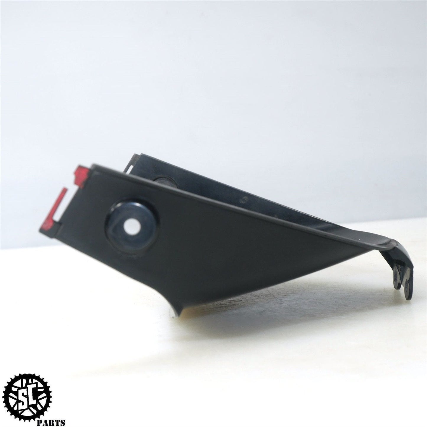 06 07 HONDA CBR1000RR CENTER LOWER V FAIRING H11 - SALVAGECYCLEPARTS