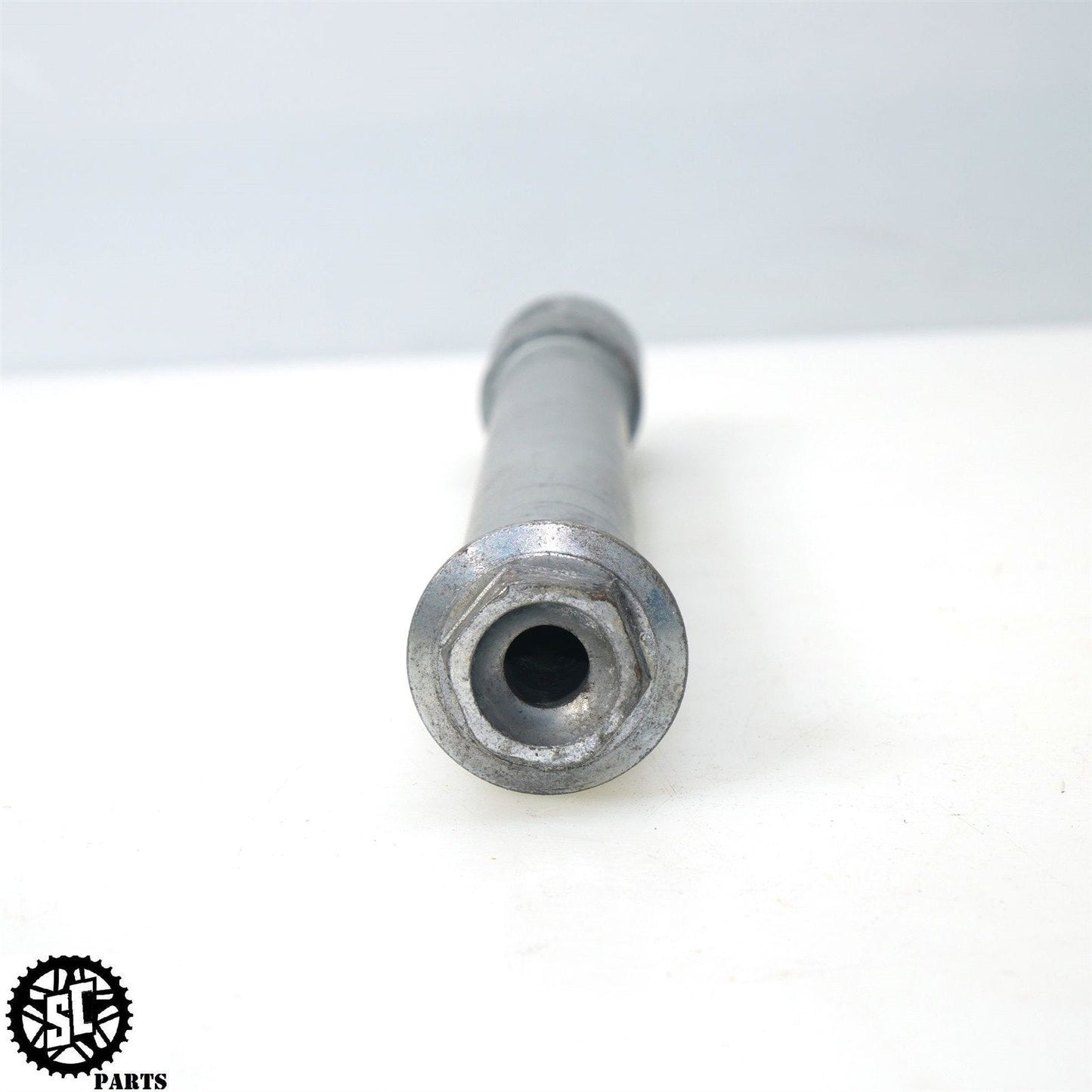 06 07 HONDA CBR1000RR FRONT WHEEL AXLE BOLT H46 - SALVAGECYCLEPARTS