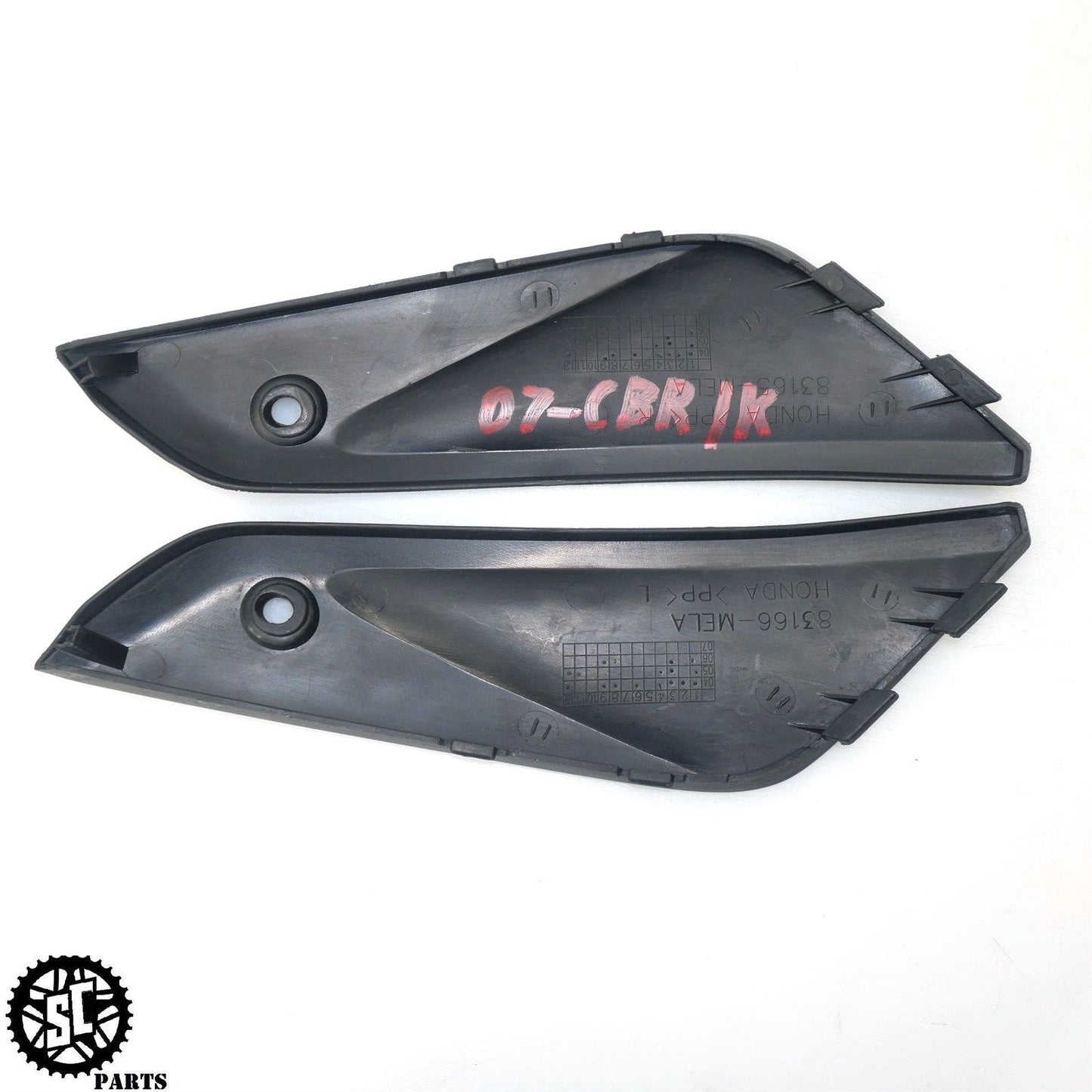 06 07 HONDA CBR1000RR FUEL GAS TANK SEAT COVER FAIRING H45 - SALVAGECYCLEPARTS