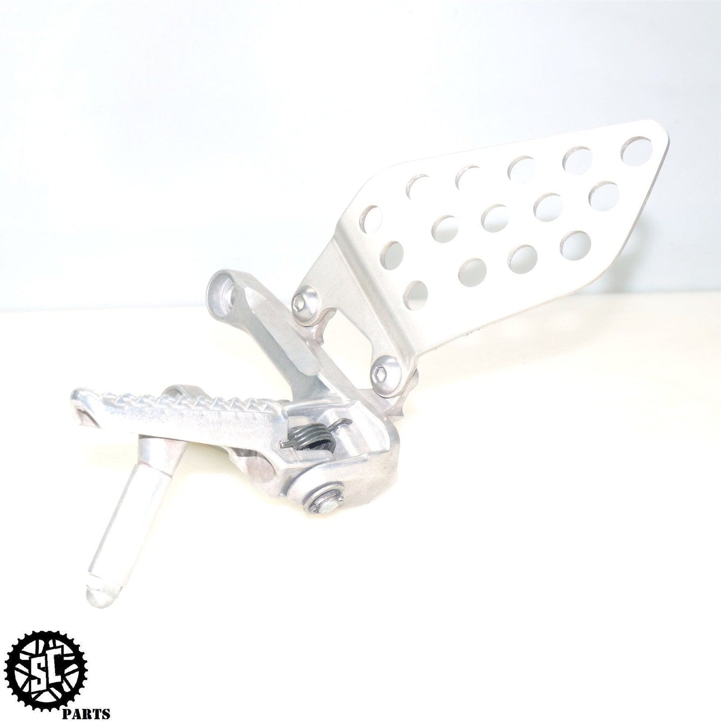 06 07 HONDA CBR1000RR LEFT REAR SET FRONT FOOT PEG H11 - SALVAGECYCLEPARTS