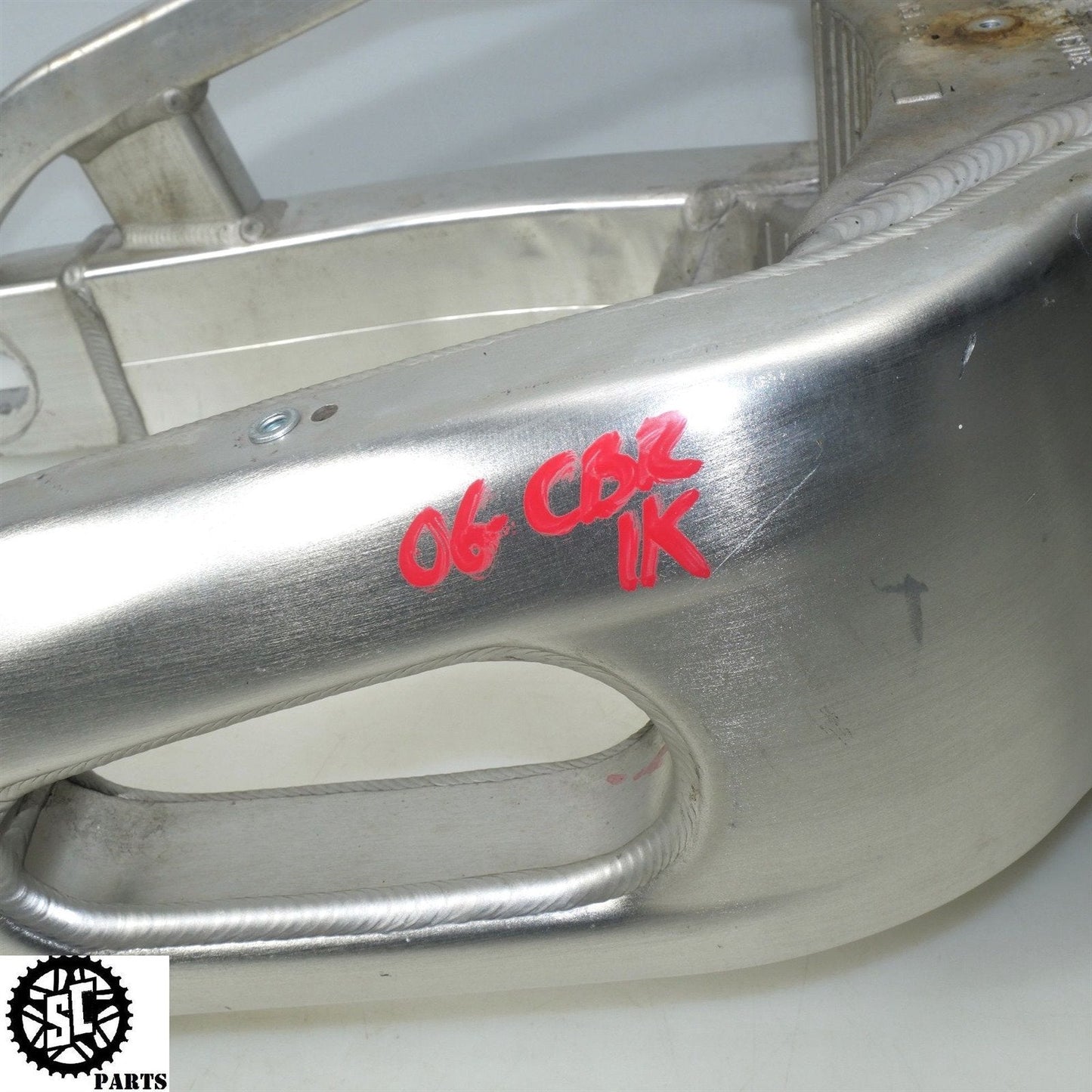 06 07 HONDA CBR1000RR REAR SWINGARM H32 - SALVAGECYCLEPARTS