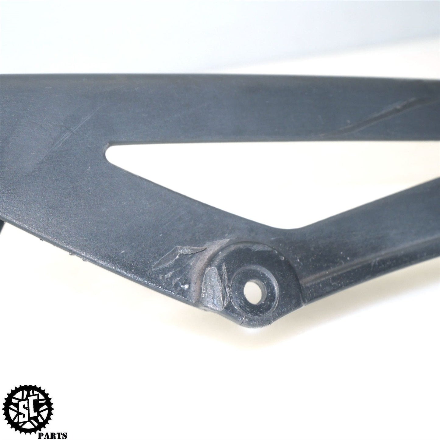 06 07 KAWASAKI NINJA ZX10R CHAIN GUARD COVER K65 - SALVAGECYCLEPARTS
