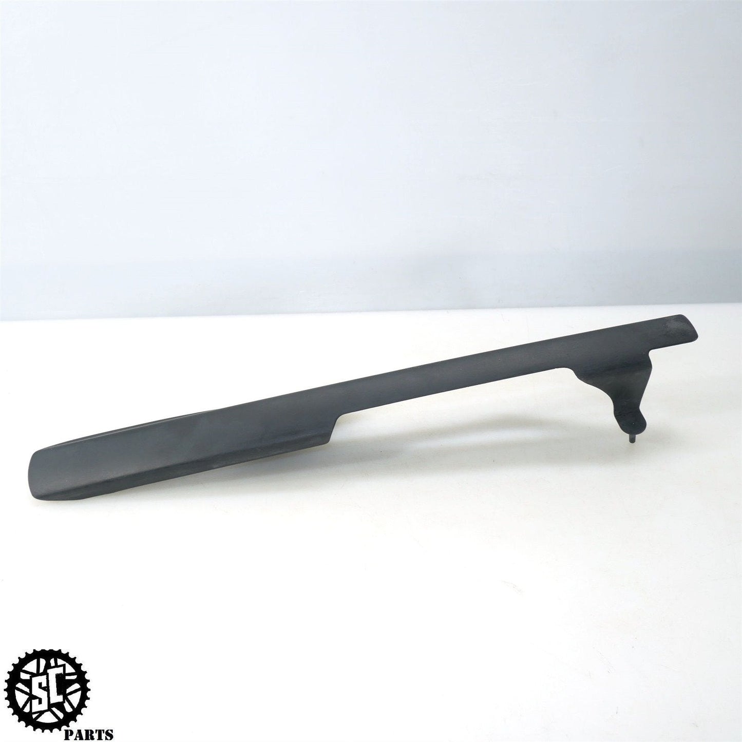 06 07 KAWASAKI NINJA ZX10R CHAIN GUARD COVER K65 - SALVAGECYCLEPARTS