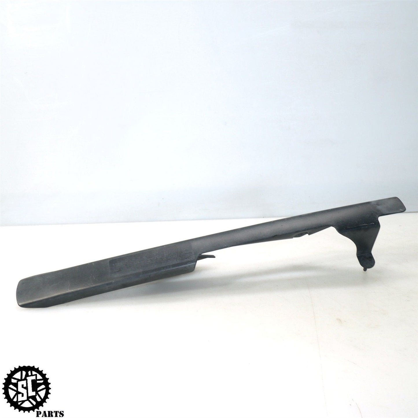 06 07 KAWASAKI NINJA ZX10R CHAIN GUARD K44 - SALVAGECYCLEPARTS
