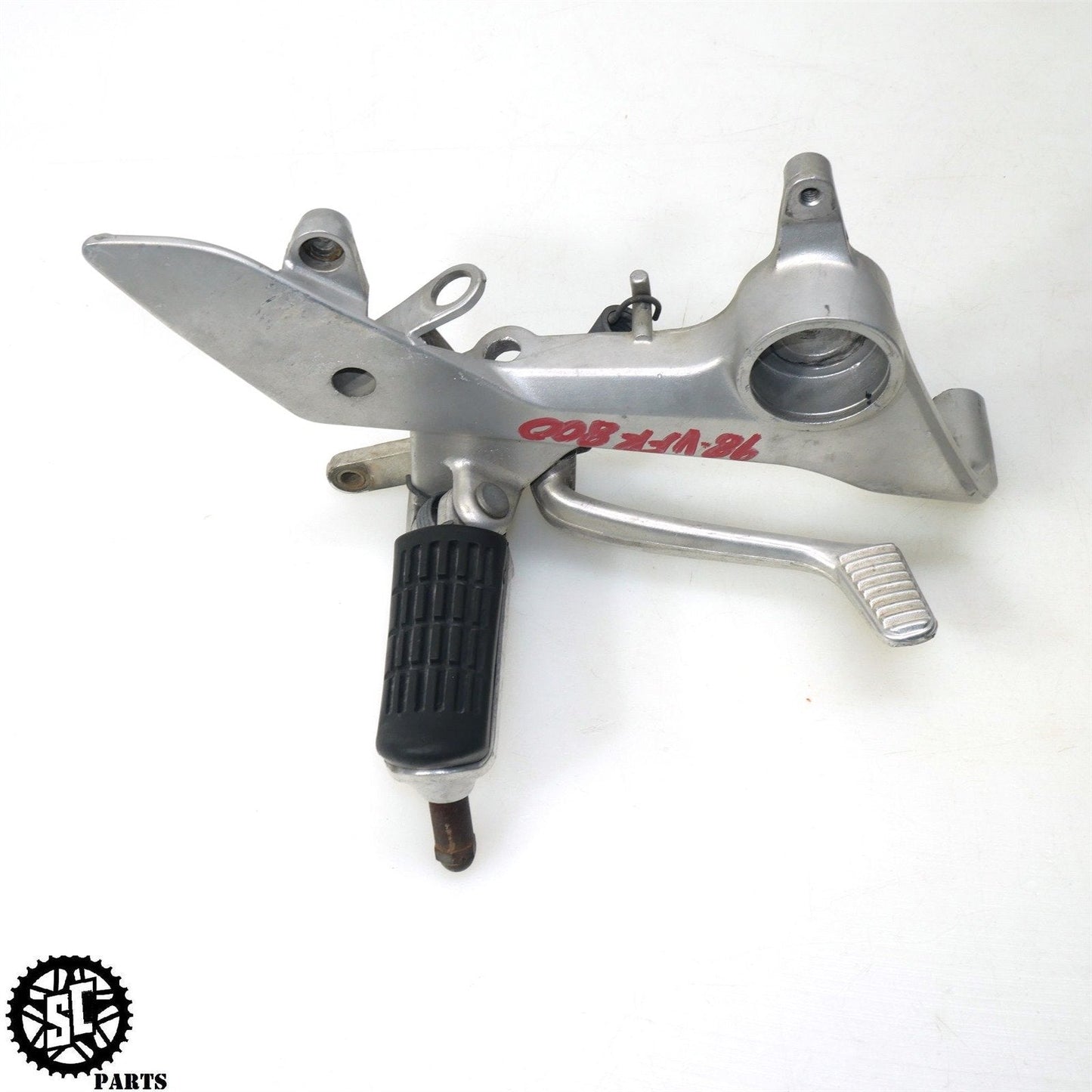 98 99 00 01 HONDA VFR800 RIGHT REARSET FRONT FOOT PEG BRAKE PEDAL H30