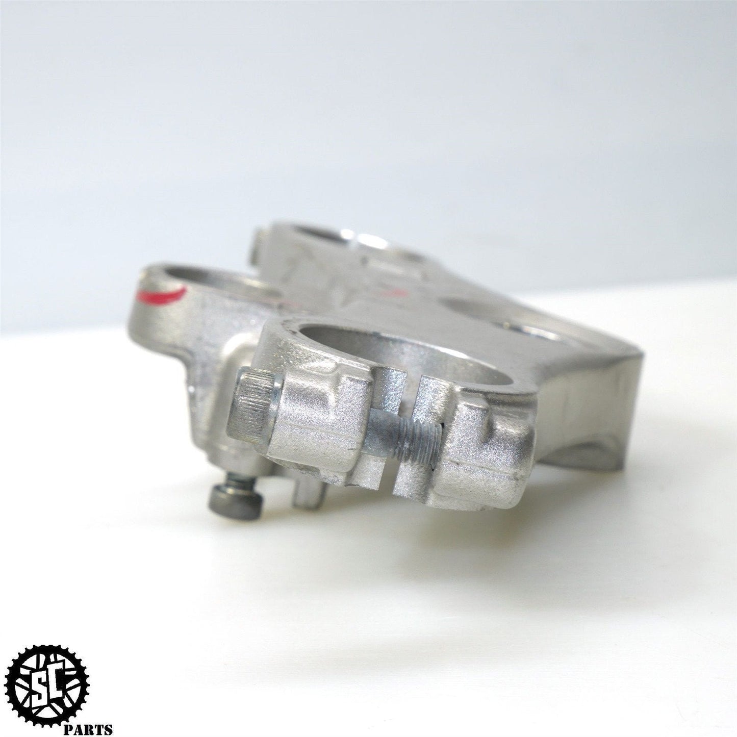 98 99 00 01 HONDA VFR800 UPPER TRIPLE TREE CLAMP H30