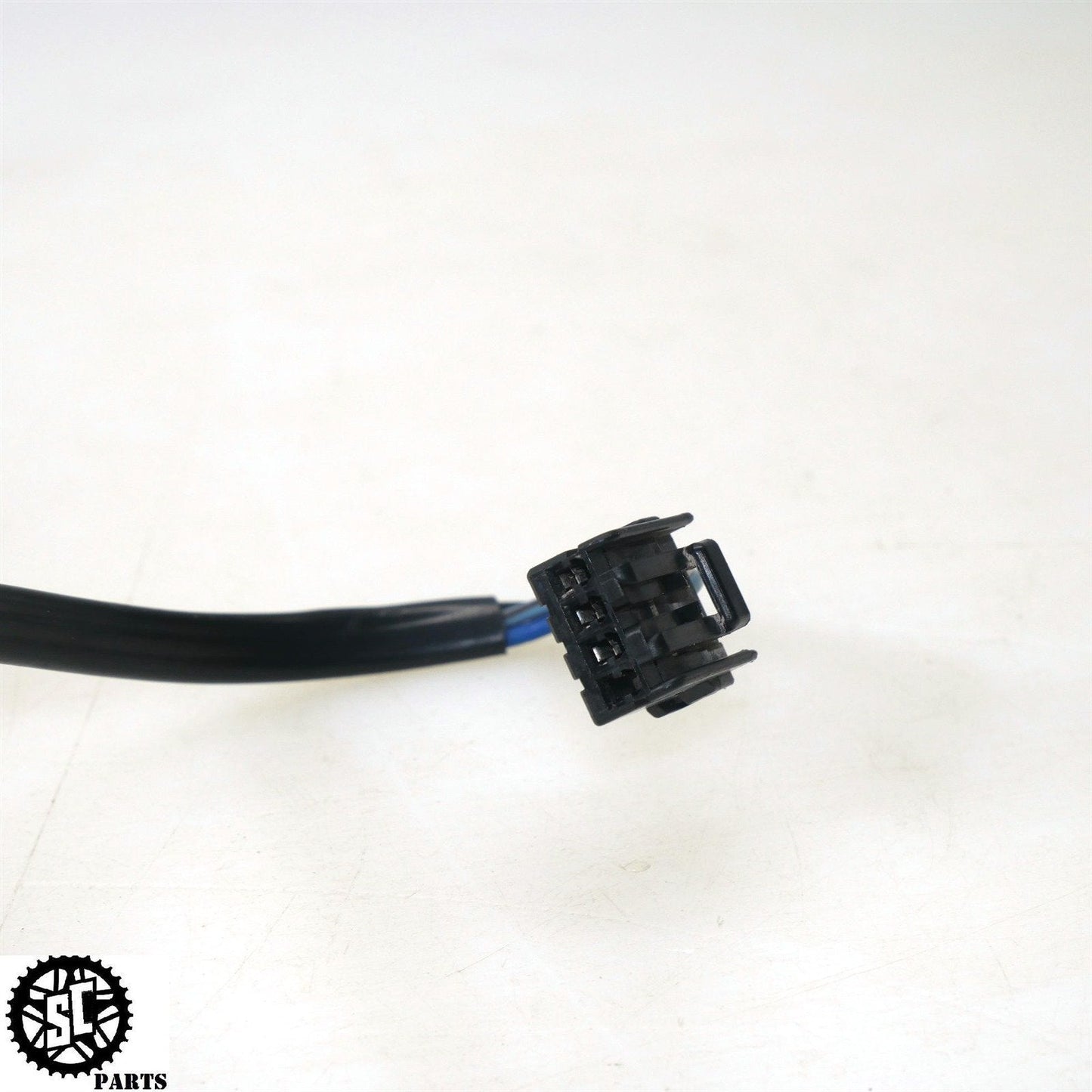 2013 HARLEY DAVIDSON STREET GLIDE FRONT RIGHT TURN SIGNAL BRACKET HD13