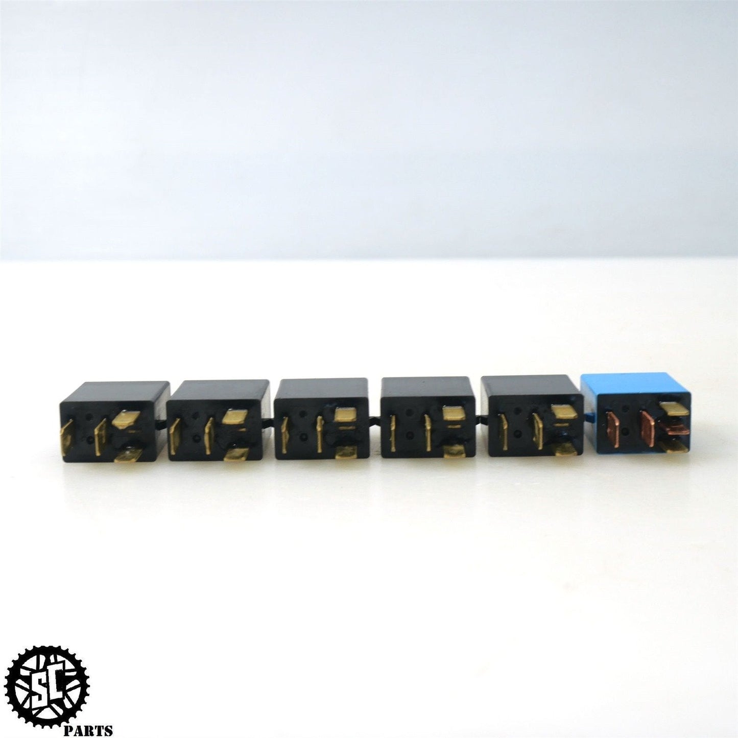 20-22 TRIUMPH STREET TRIPLE R 765 RELAY OMRON G8HN-1A4T-RJ T28