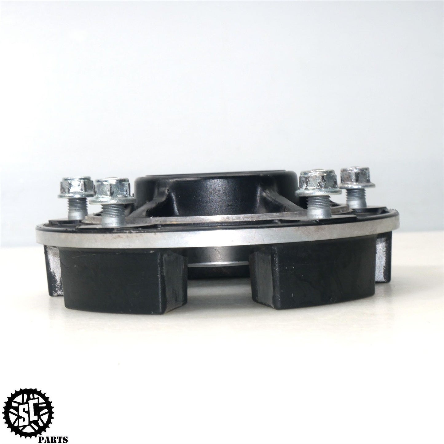 06 07 SUZUKI GSXR 600 REAR WHEEL HUB S70