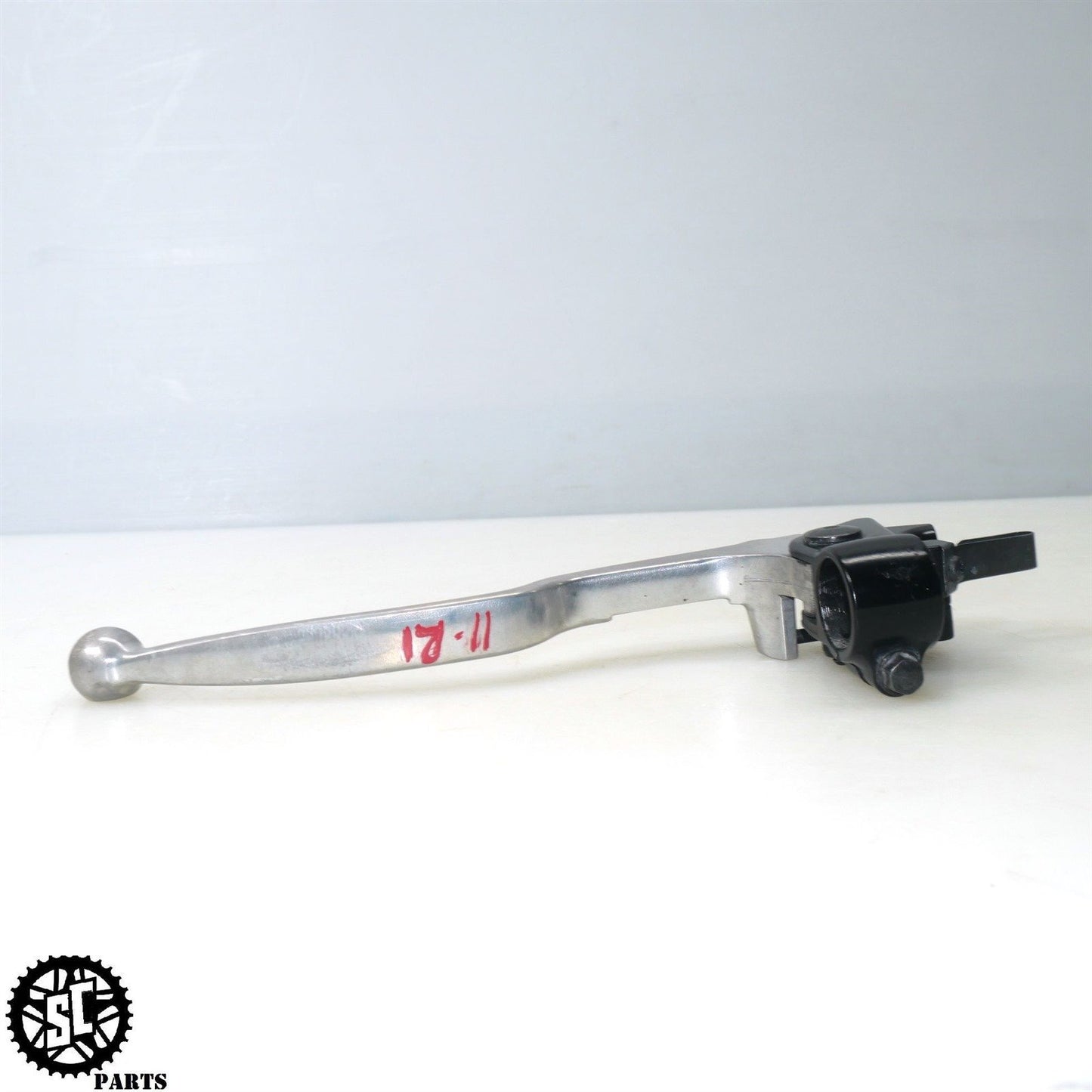09-14 YAMAHA YZF R1 CLUTCH PERCH CABLE BRACKET Y39