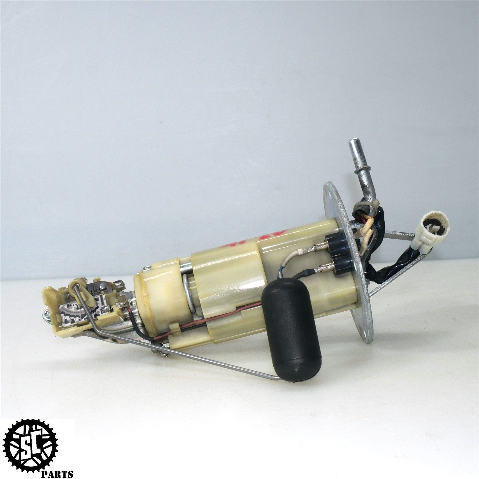 07 08 SUZUKI GSXR 1000 FUEL PUMP 15100-21H00 S02 – SALVAGECYCLEPARTS