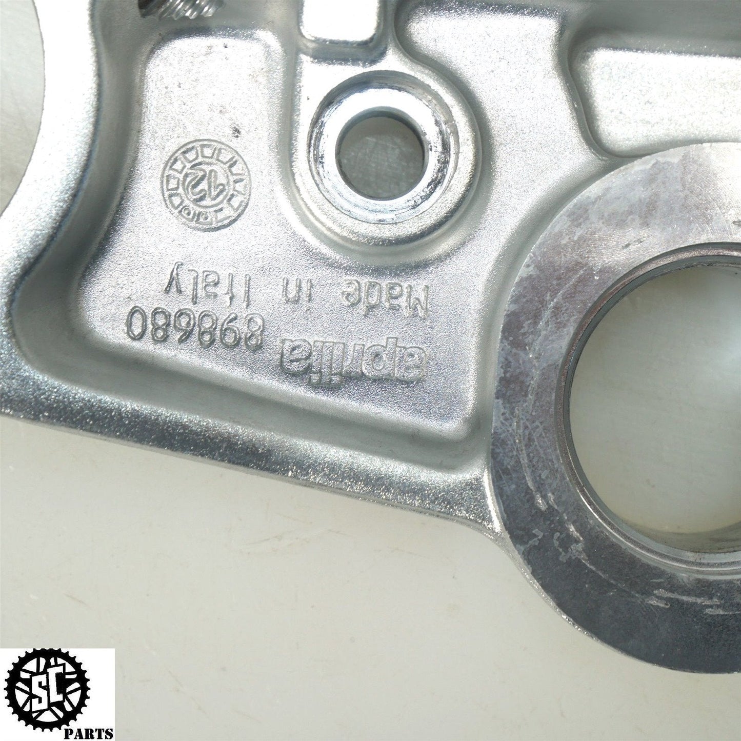 15-16 APRILIA TUONO V4 1100 UPPER TRIPLE TREE 898680 A07