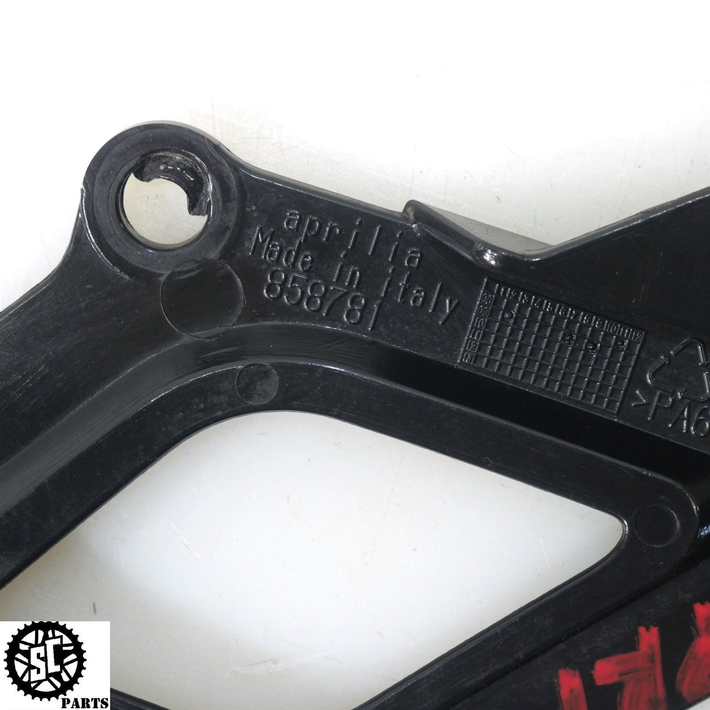 15-16 APRILIA TUONO V4 1100 CHAIN GUARD 858781 A07