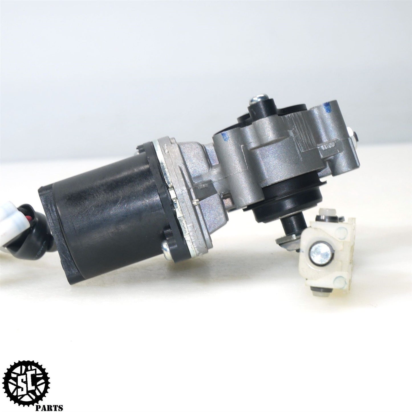 15-24 YAMAHA YZF R1 AIR BOX SERVO Y40