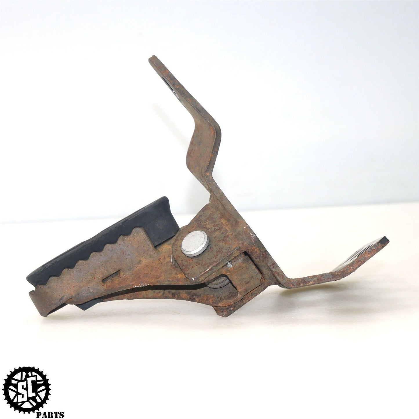 2001-2004 BMW F650GS RIGHT REARSET FRONT FOOT PEG BRACKET B17