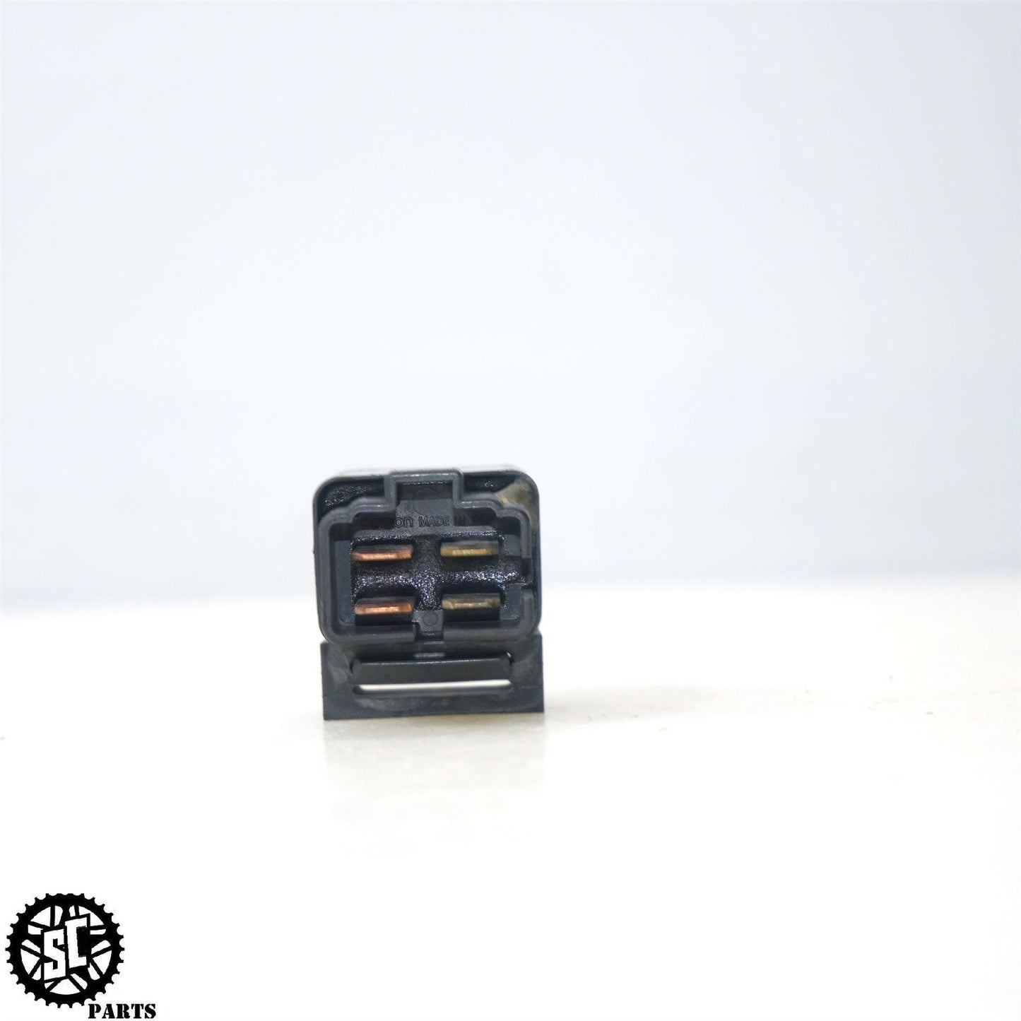 2005 2006 SUZUKI GSXR 1000 RELAY FUEL HEADLIGHT S44